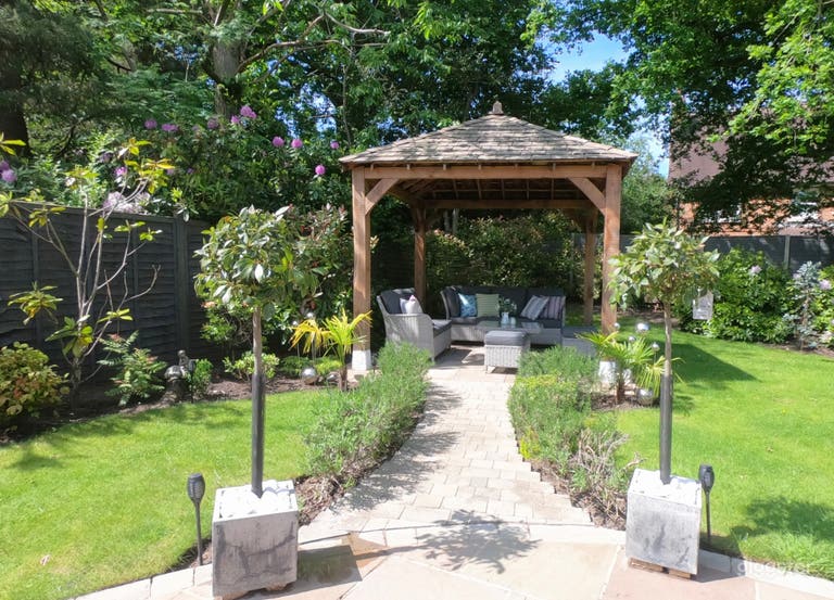  Landscape back garden  