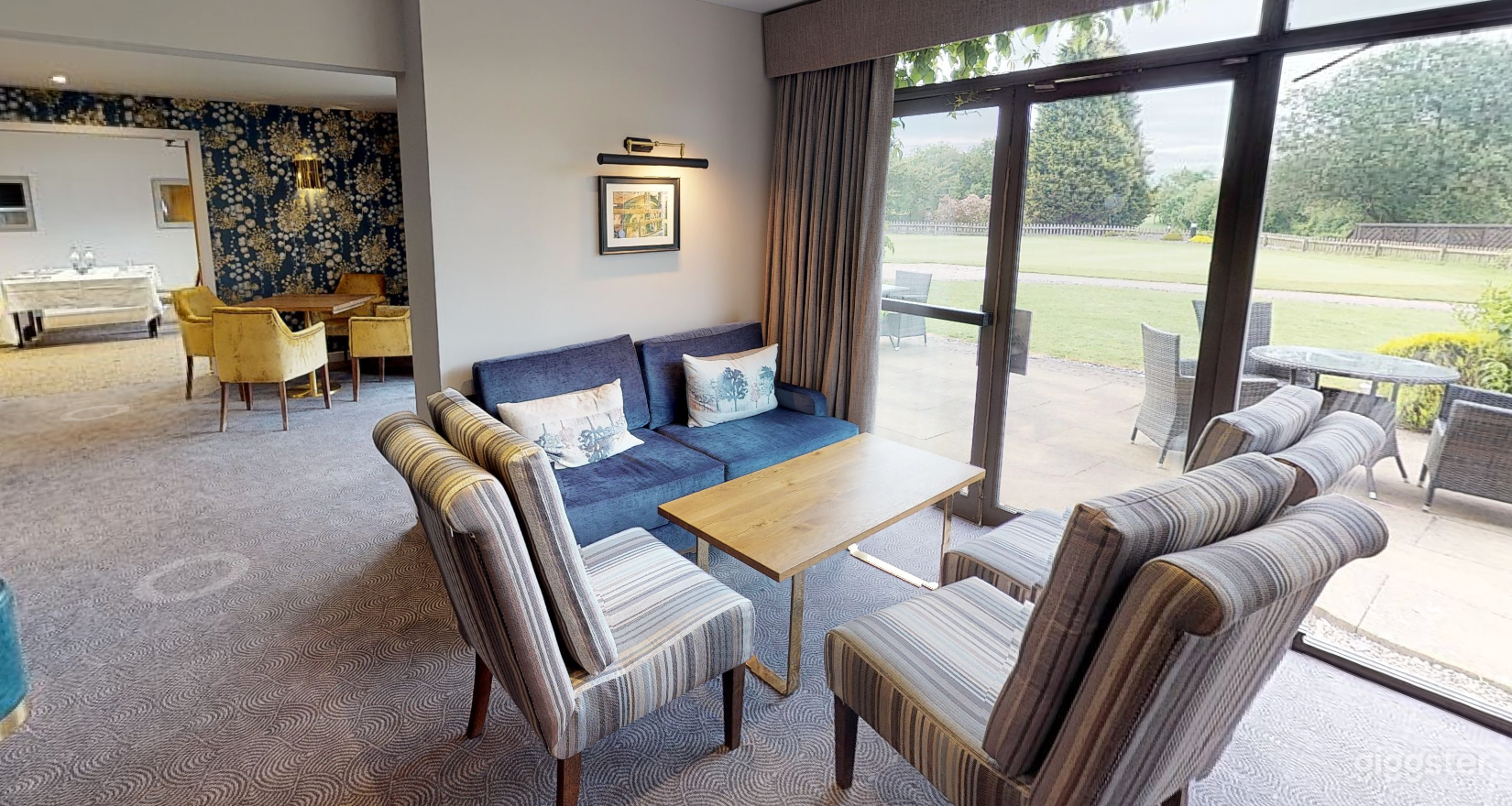 Gorgeous Lounge Dining for Functions Photo 2