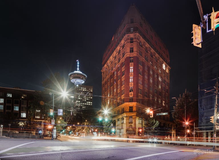  Expansive Lifestyle Space With Rare View 