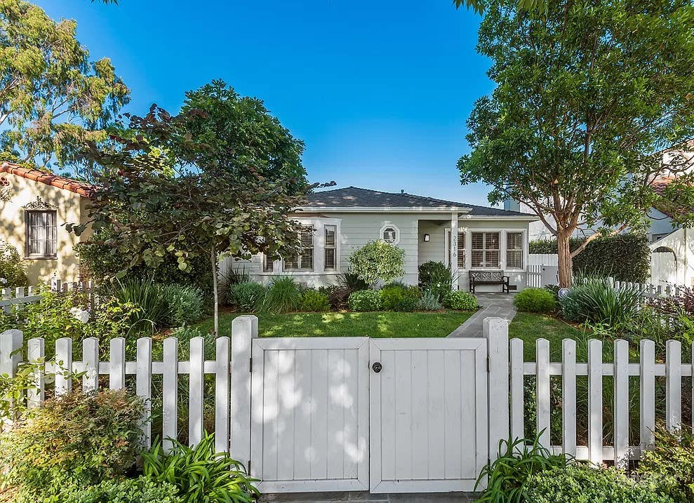 Recently renovated bright house Photo 4