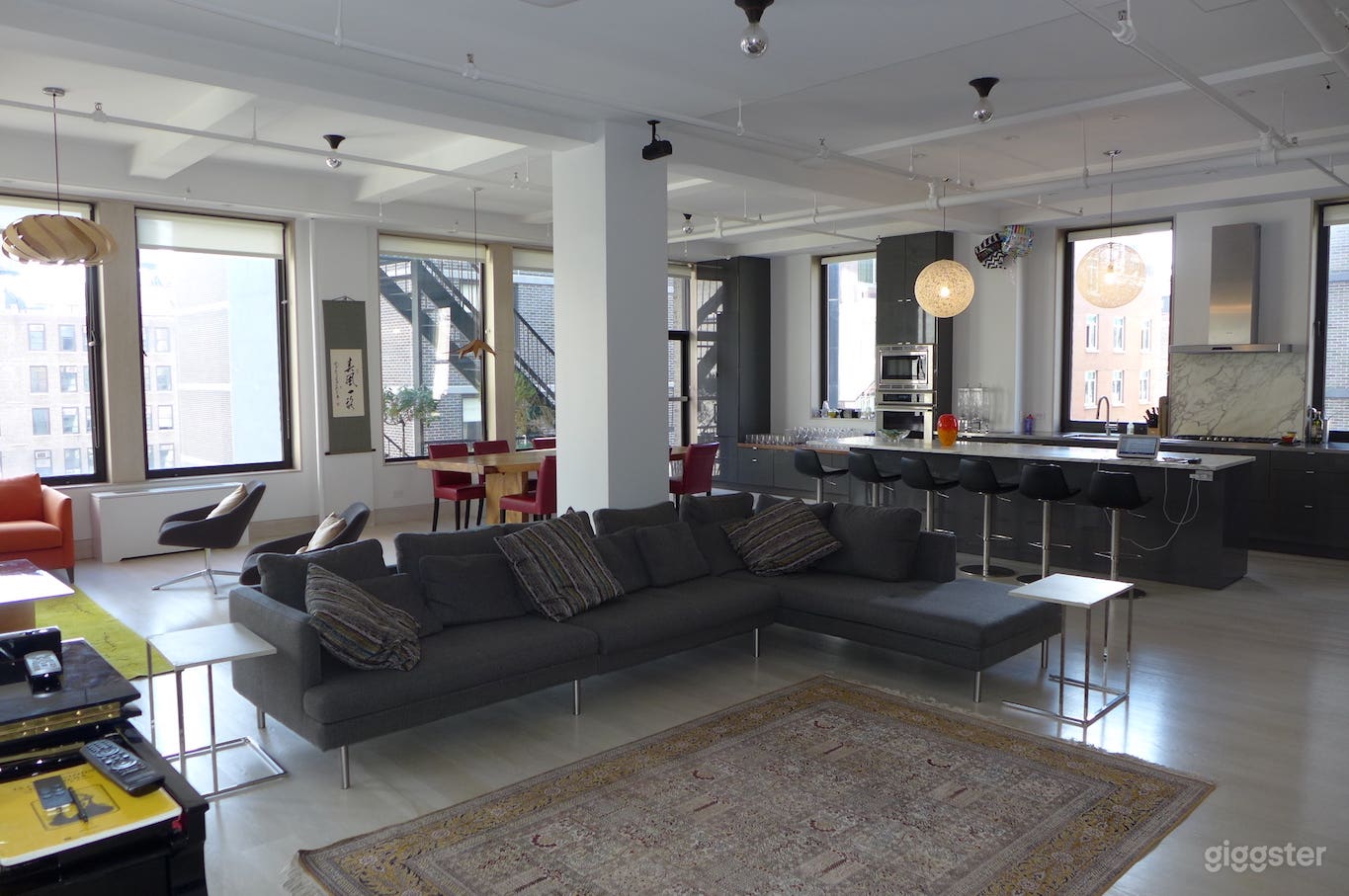 Midtown Flower District Loft with Natural Light  Photo 4