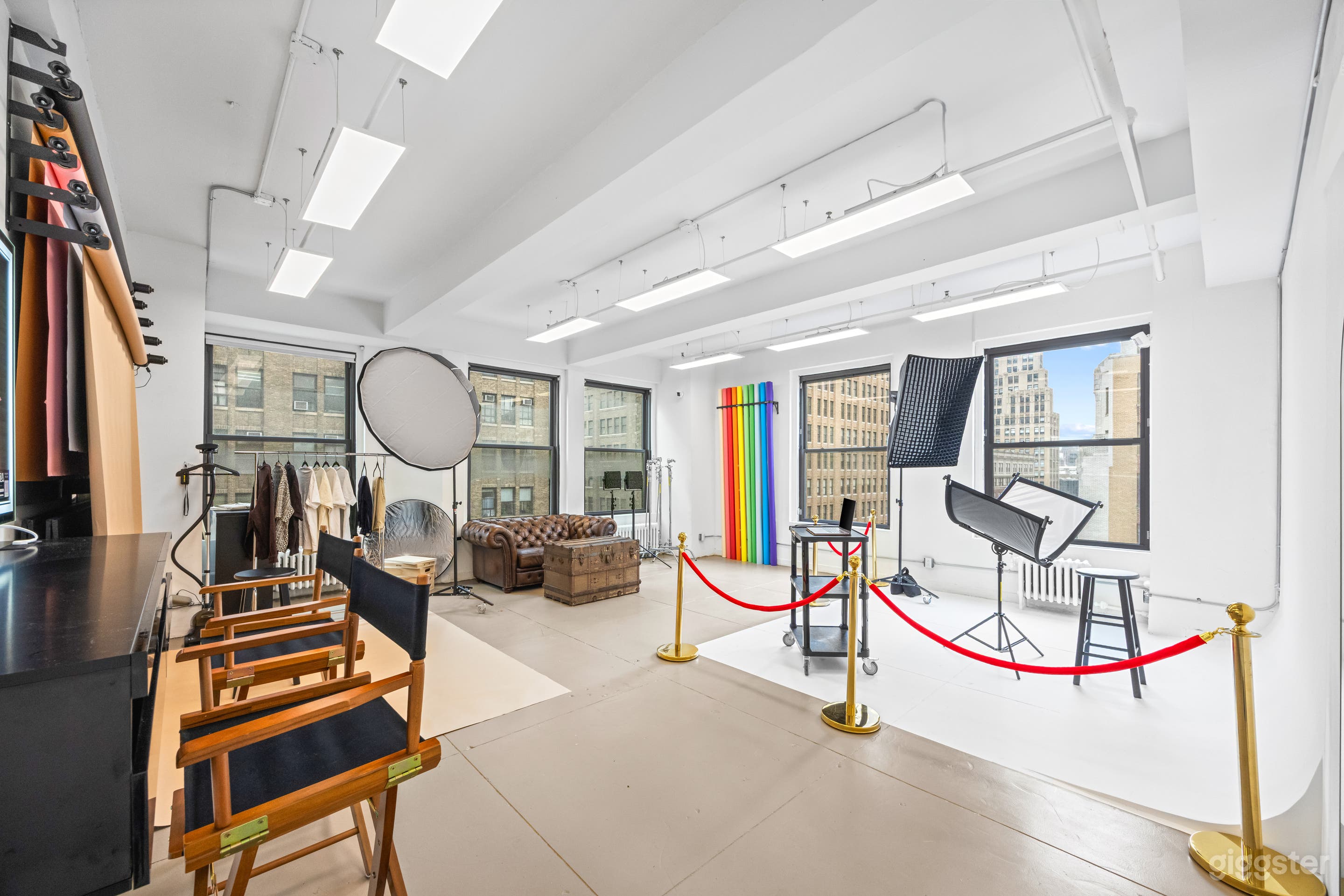 1220: Manhattan Natural Light Cyc Wall Studio w/ FREE LIGHTS Photo 1