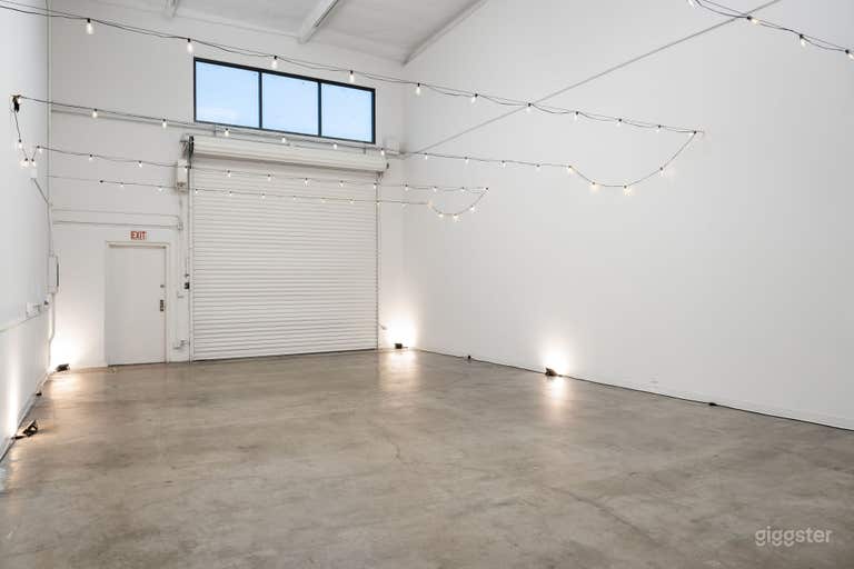  CLEAN SLATE STUDIO 