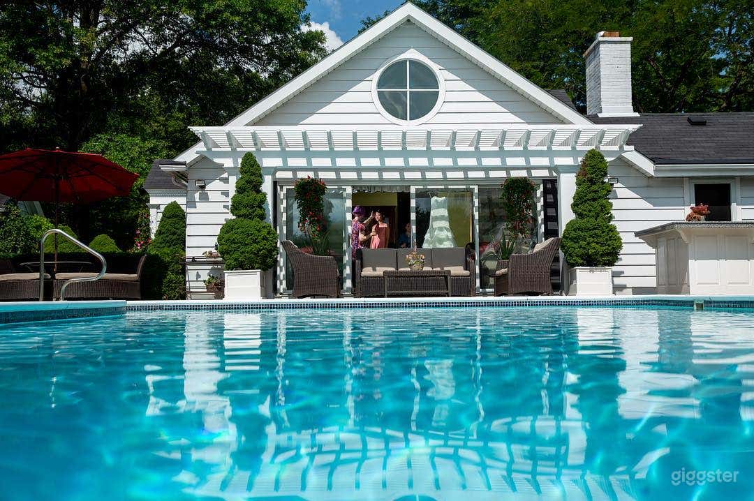 Swimming Pool Gardens Photo 4