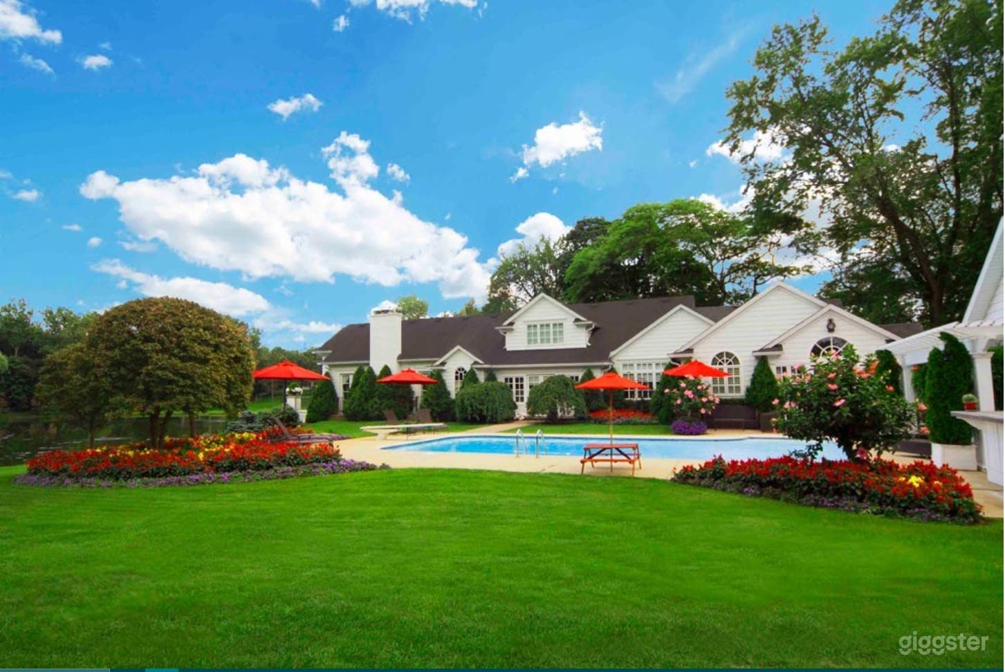 Swimming Pool Gardens Photo 2