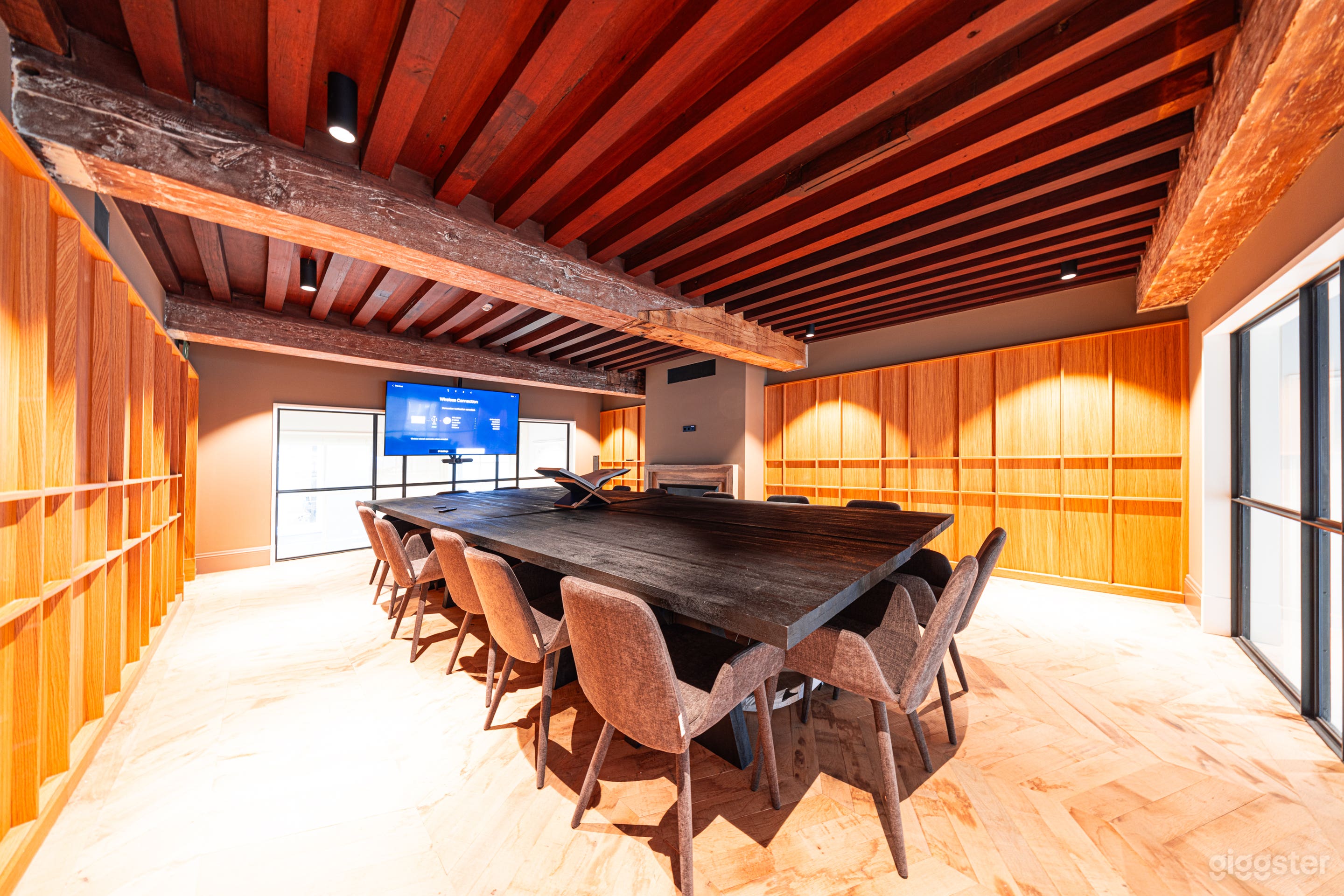 Amstel Boardroom (15-person) | Keizersgracht 127 Photo 3