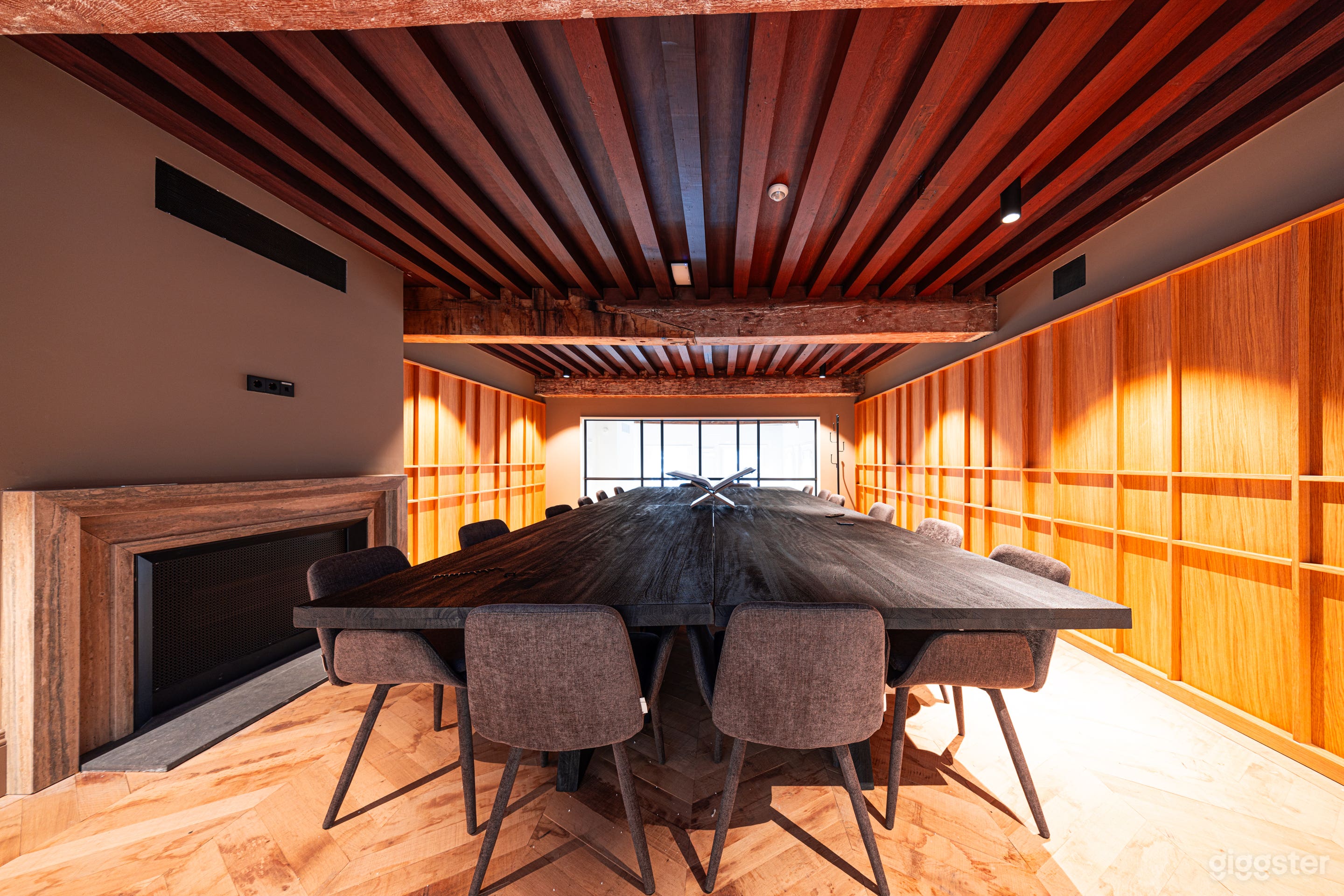 Amstel Boardroom (15-person) | Keizersgracht 127 Photo 1
