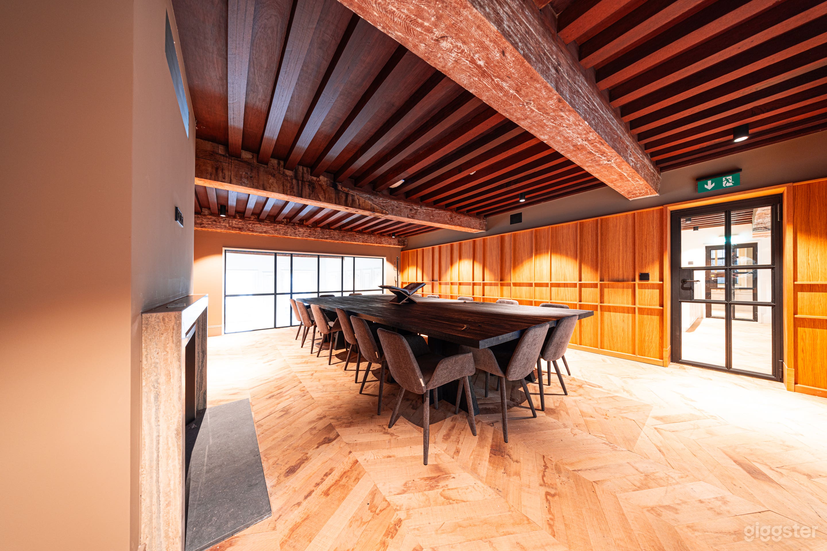 Amstel Boardroom (15-person) | Keizersgracht 127 Photo 2