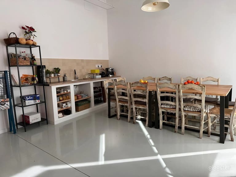  Versatile cooking classroom for culinary events, workshops and  