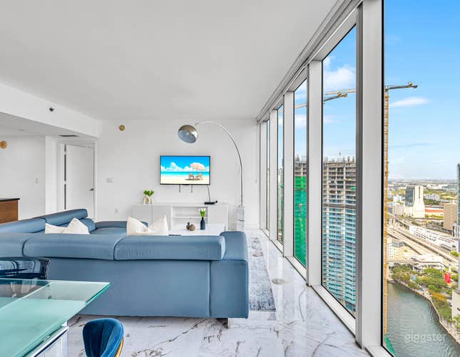 Sky High Luxury with Stunning City Views | Rent this location on Giggster
