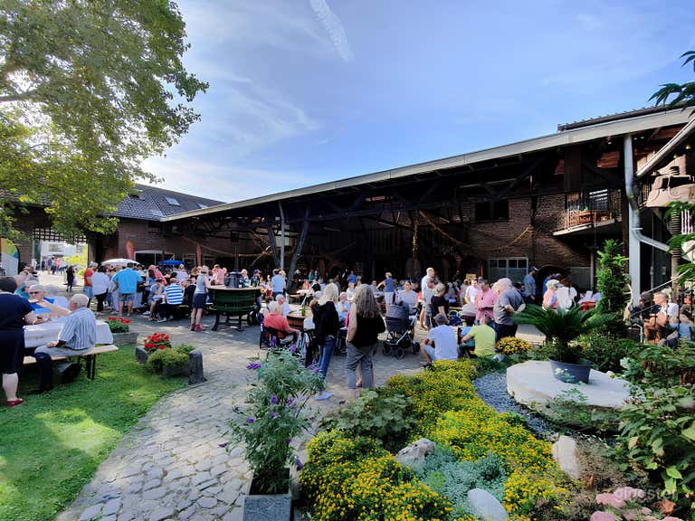  Weingut, Kellerei Weinladen in Bornheim am Rhein gelegen 