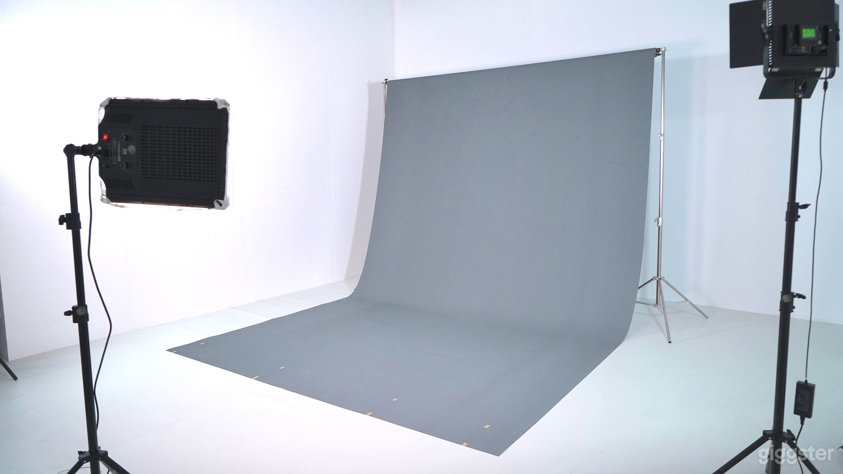 Affordable Studio in SG Photo 3