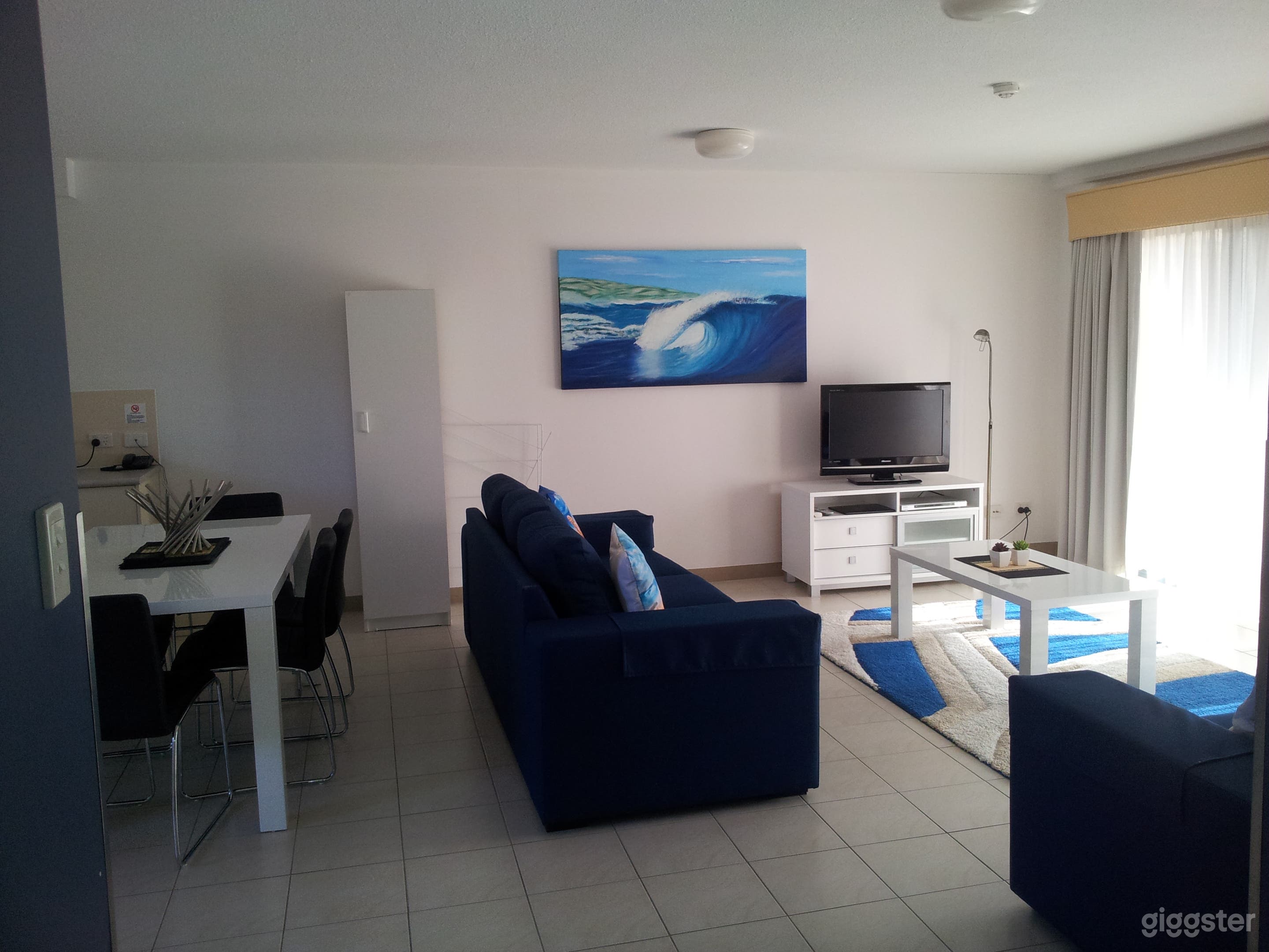 2 BR ONE LEVEL APARTMENT Photo 3