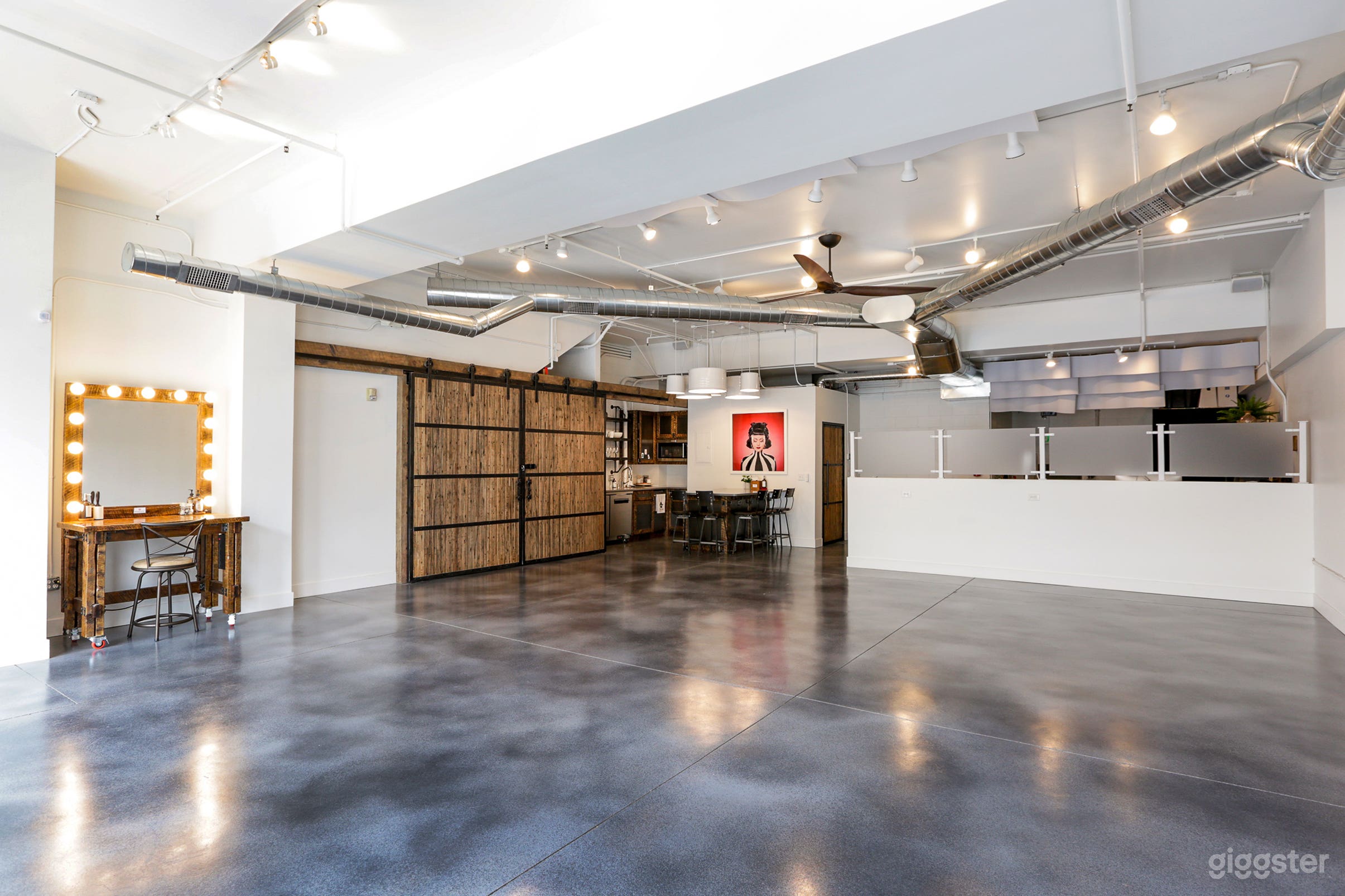 Modern Industrial Flex Creative Space Photo 1