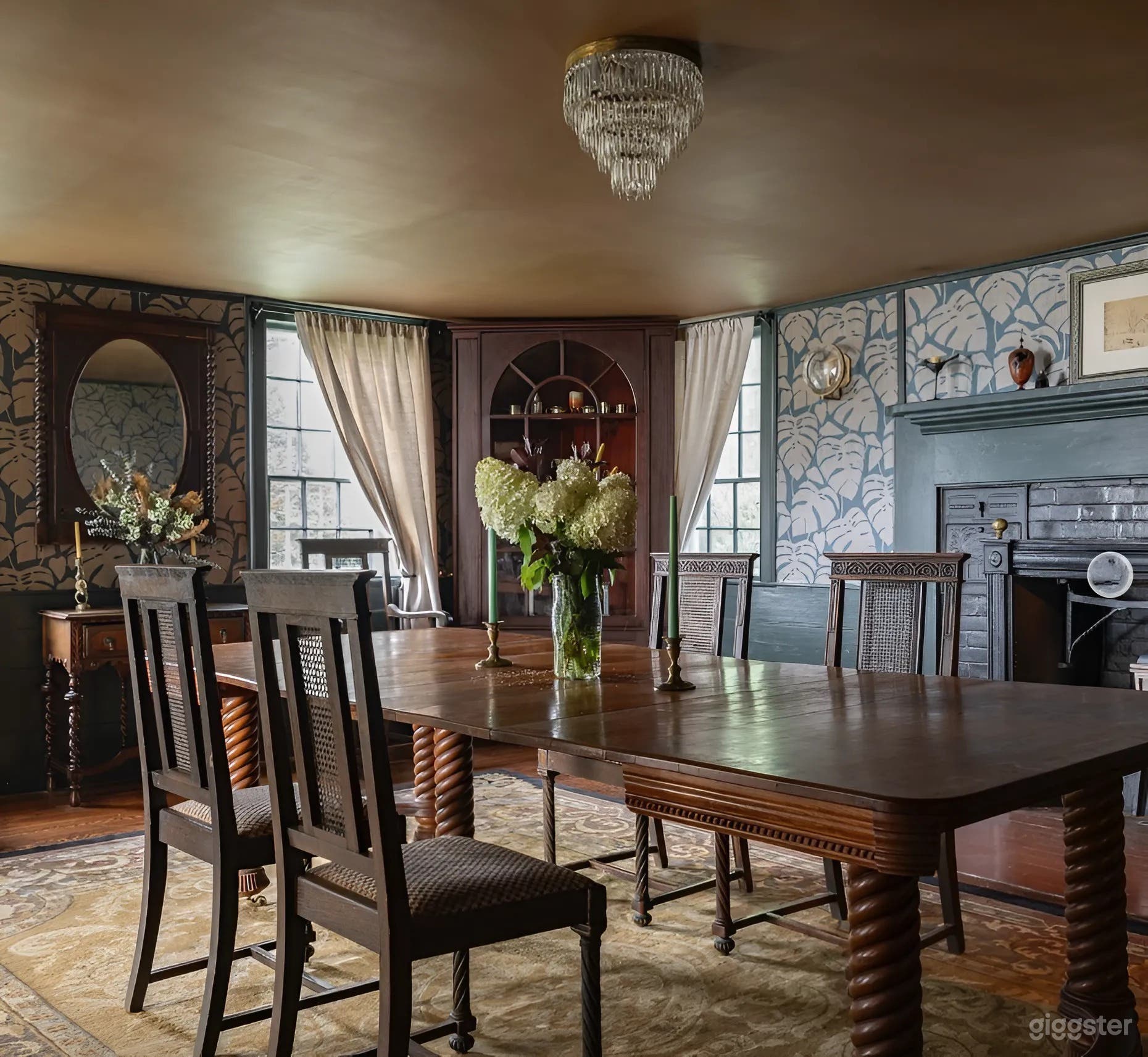 Beautiful Hartfield House in The Berkshire Hills Photo 3