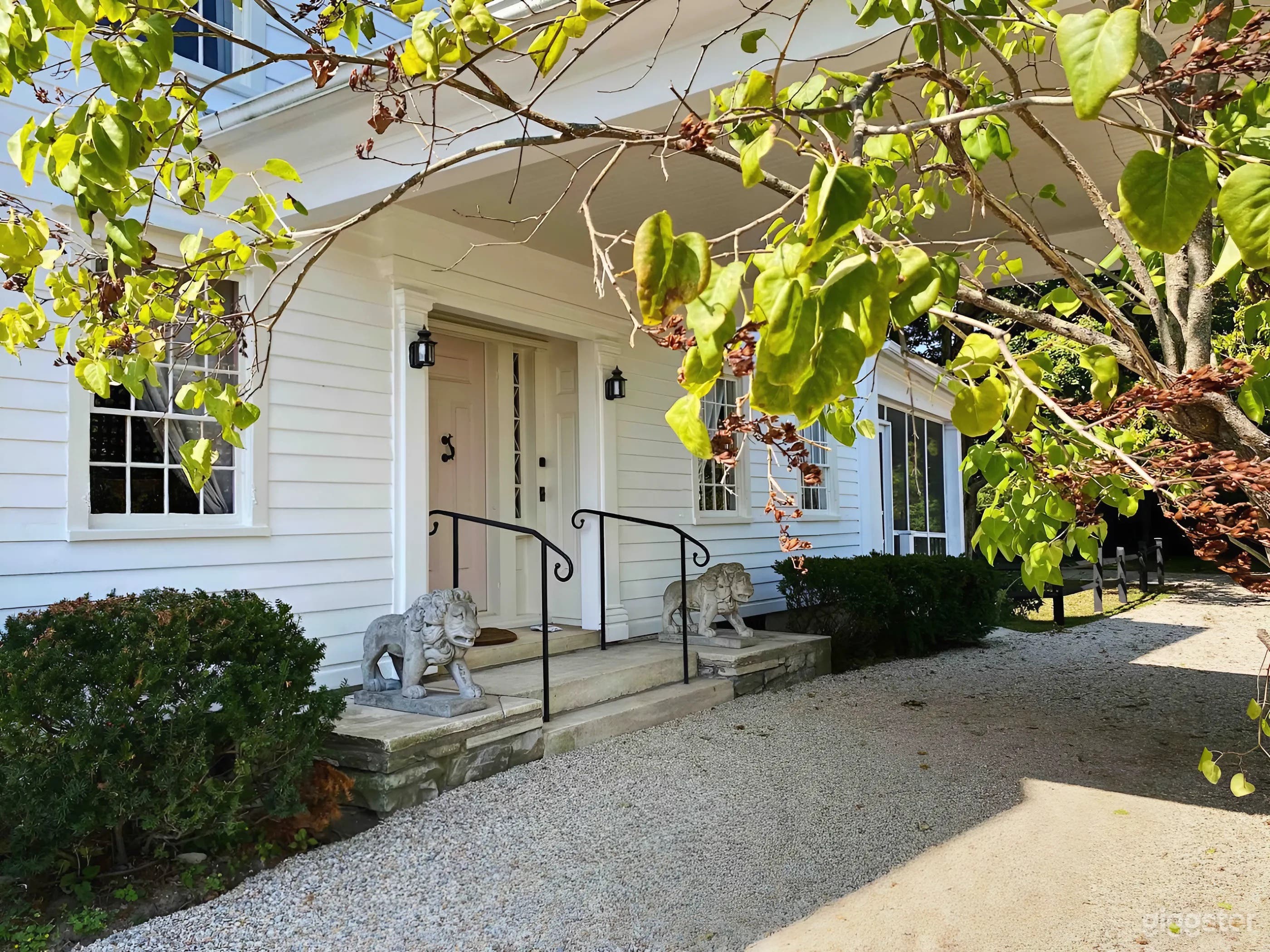 Beautiful Hartfield House in The Berkshire Hills Photo 2