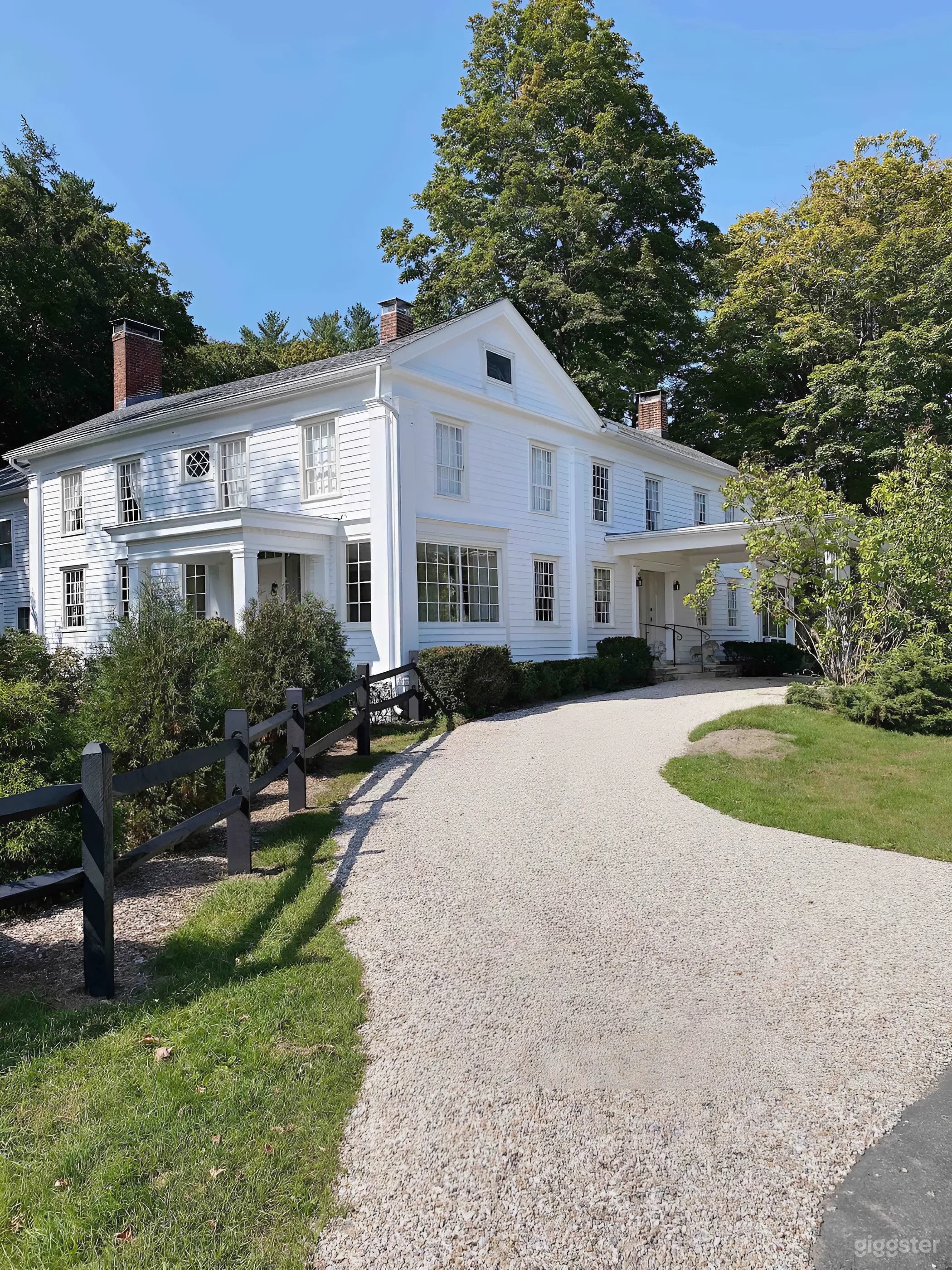 Beautiful Hartfield House in The Berkshire Hills Photo 1