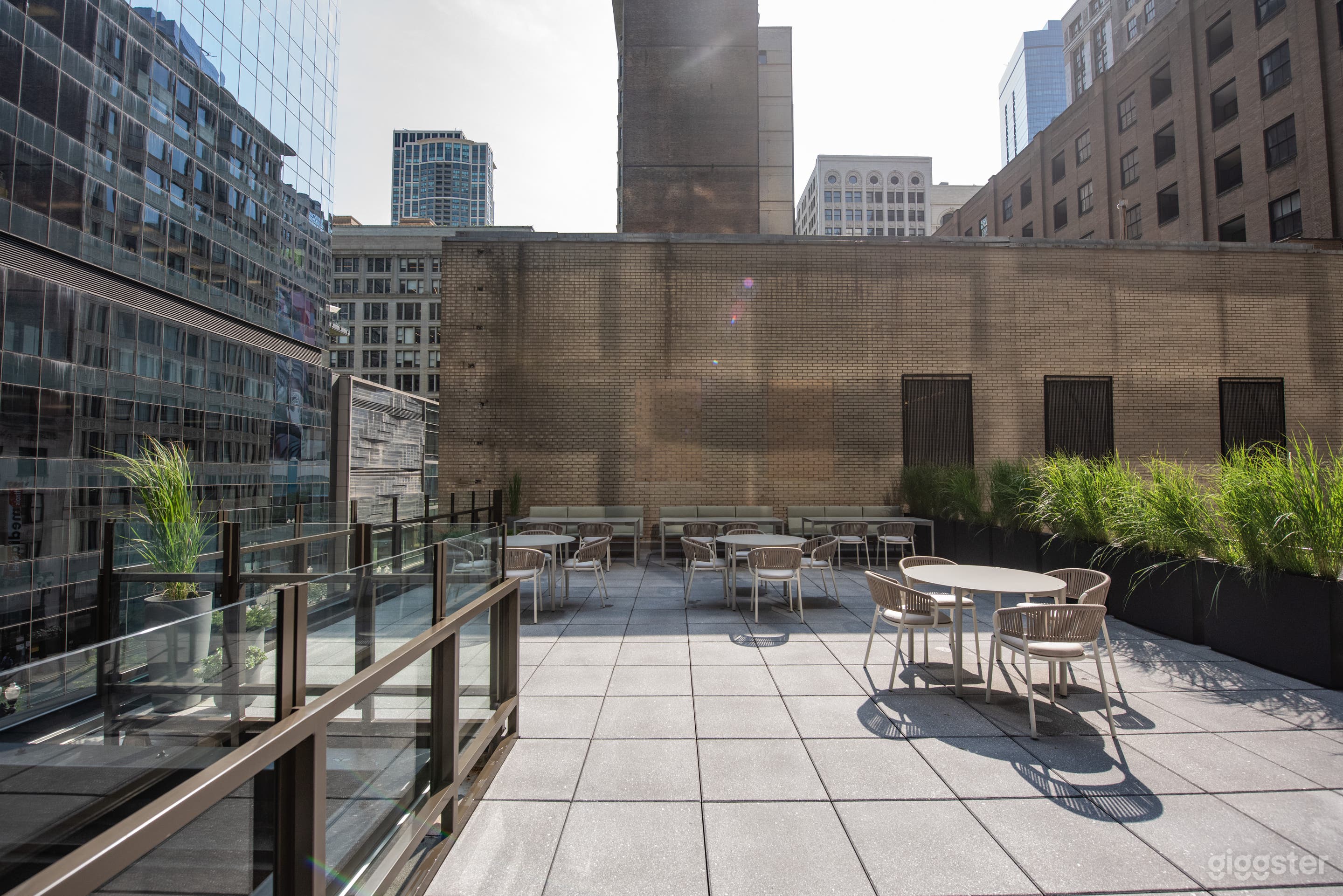 Downtown Chicago Lounge &amp; Rooftop Terrace for Special Events Photo 1