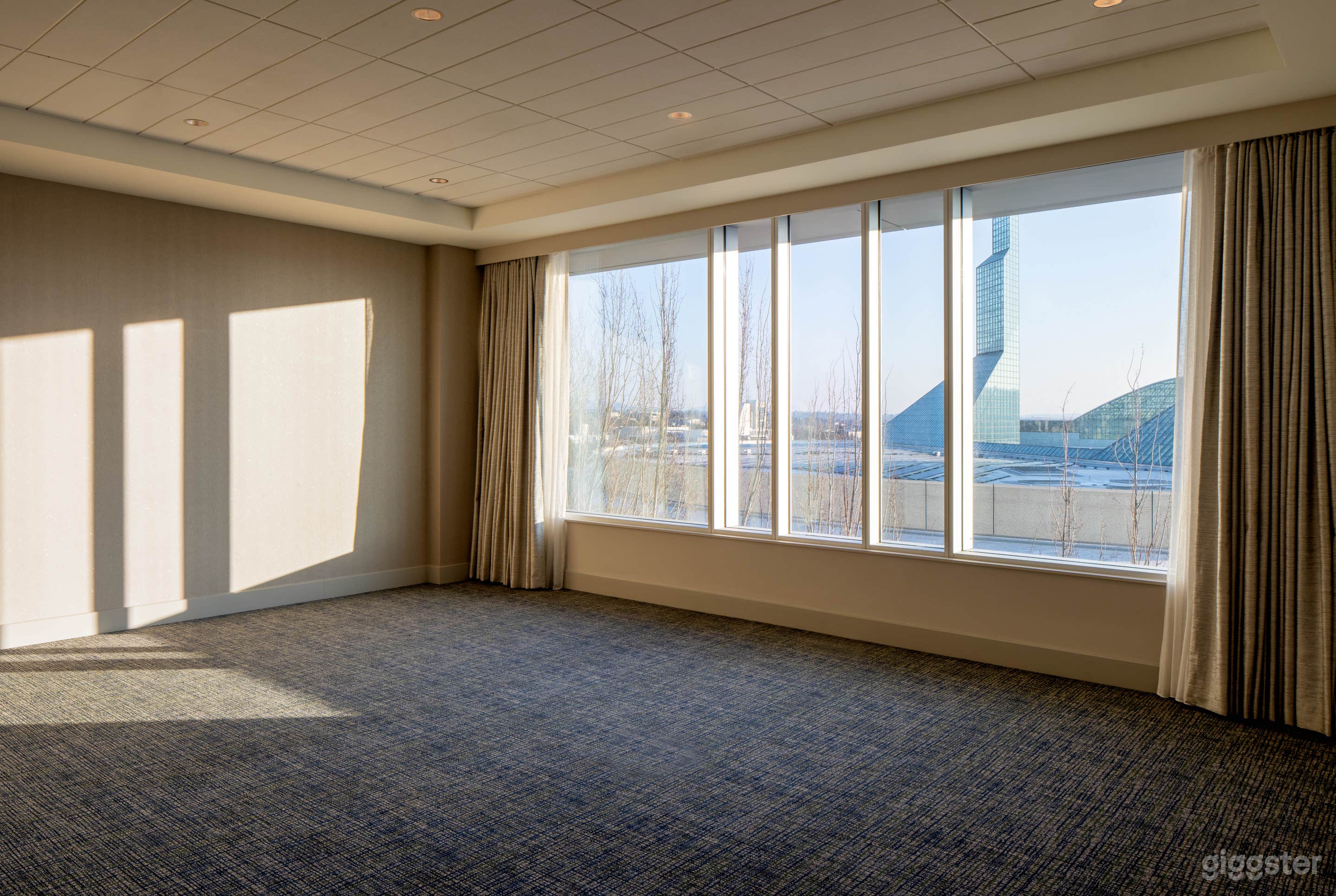 Columbia Meeting Room Photo 3