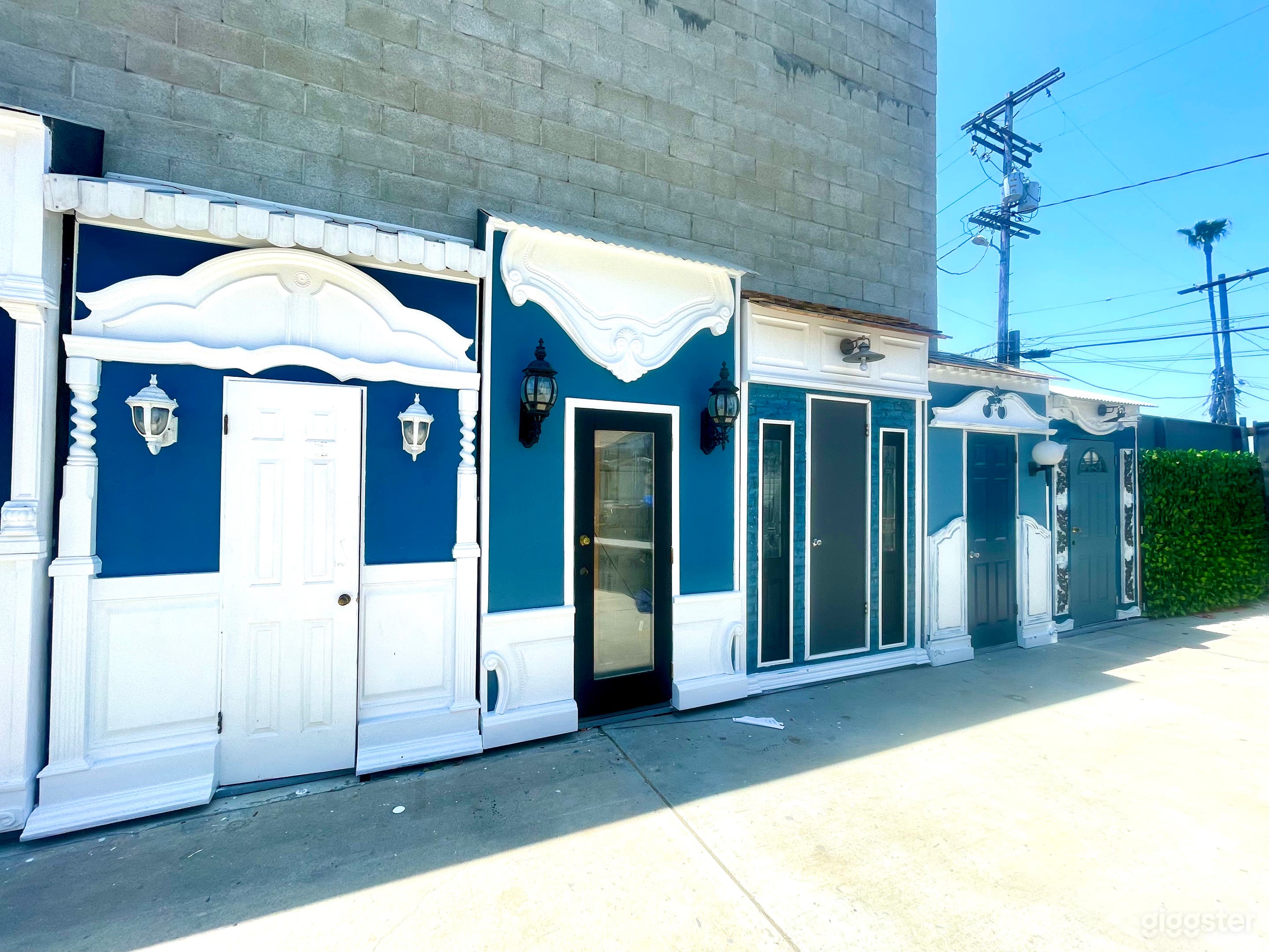 Cypher Boulevard - Outdoor Backlot Facade Photo 1