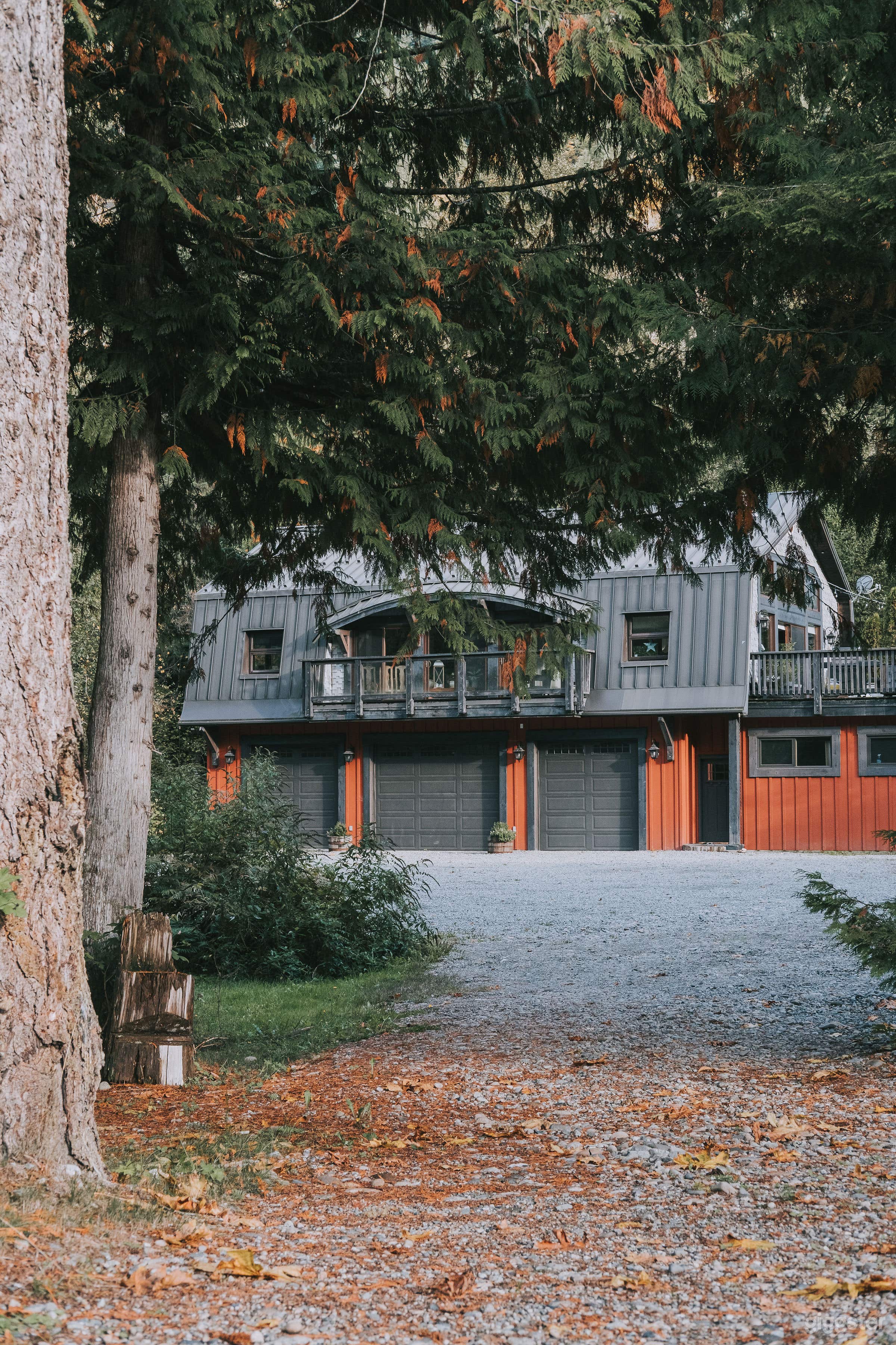 Glacier View Barn  Photo 2