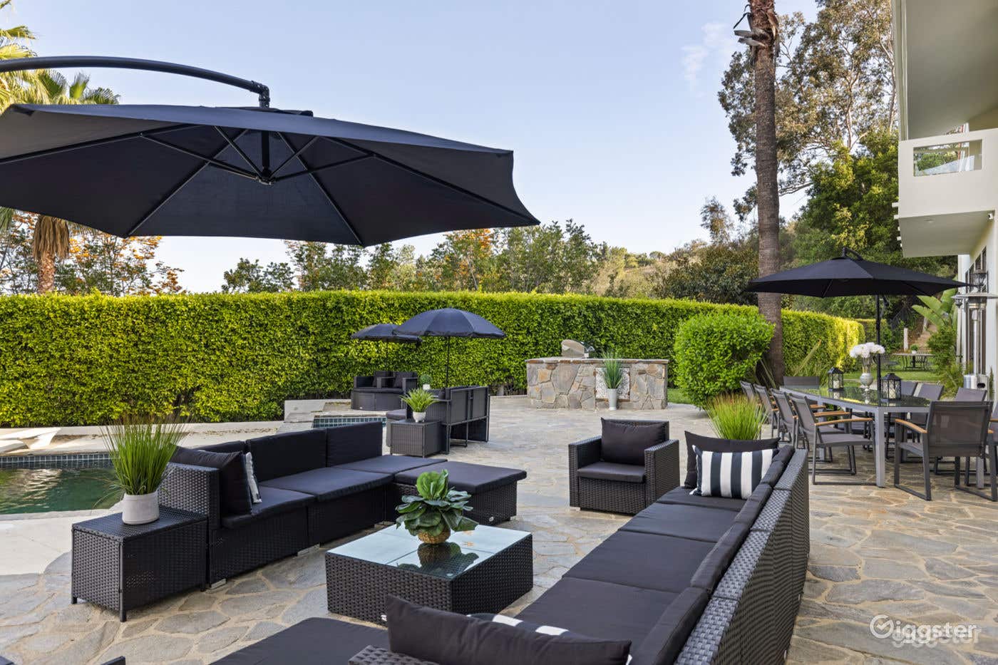  LUXURY ESTATE WITH TENNIS COURT AND POOL/POOL Photo 4