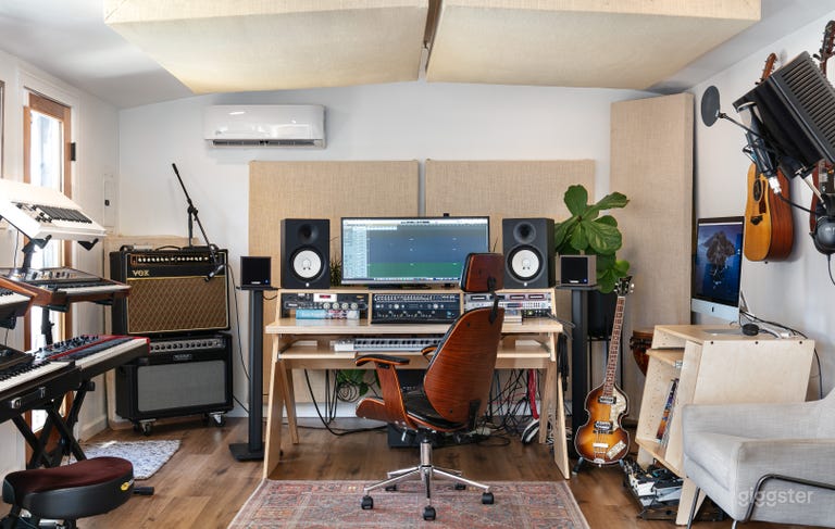  Studio - Control Room 