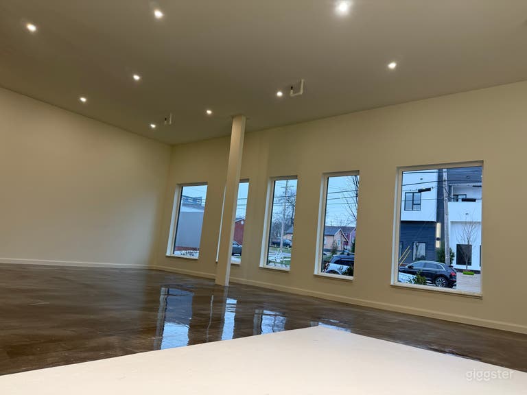  Modern White Photography Studio 