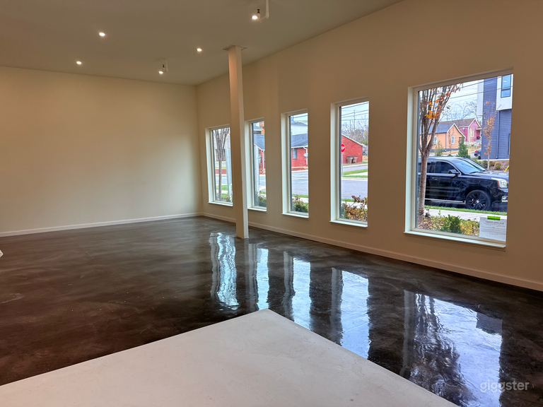  Modern White Photography Studio 