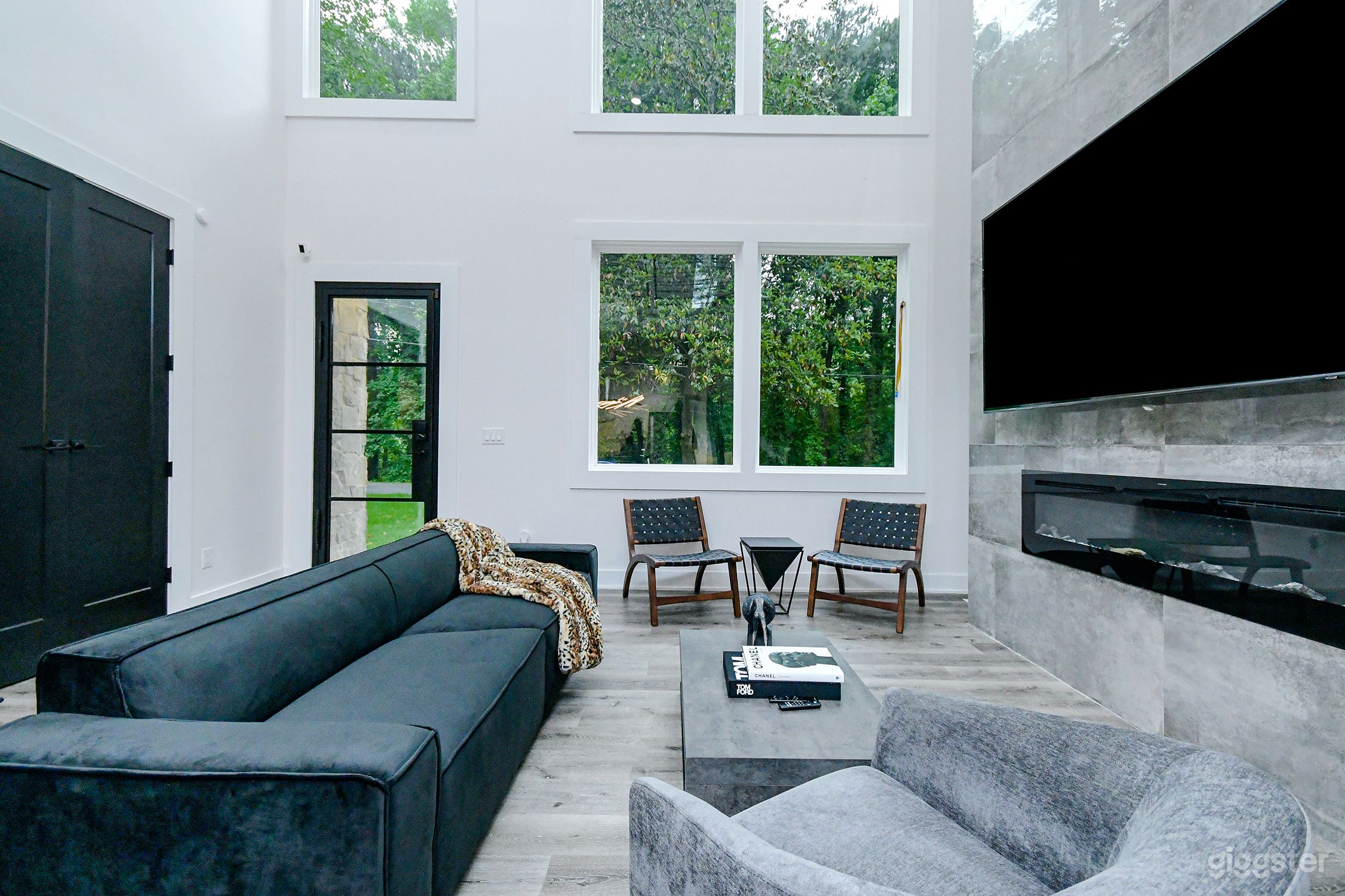 Luxury 3/3 Bedroom Custom Home  Photo 4