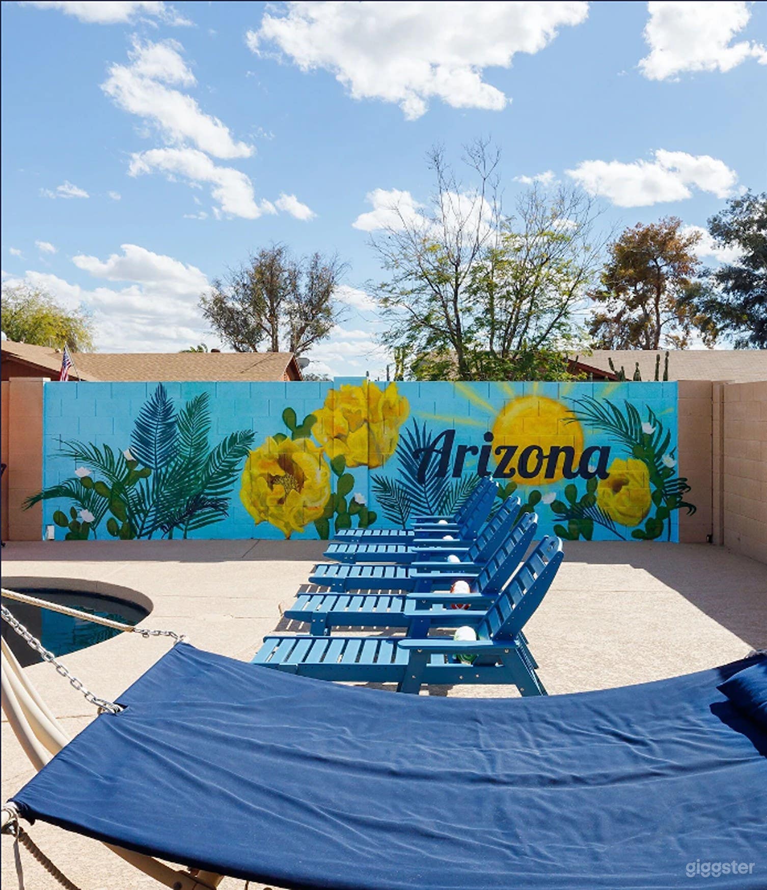 Beautiful 6-Bedroom Home With Pool (Full Buy Out) Photo 2