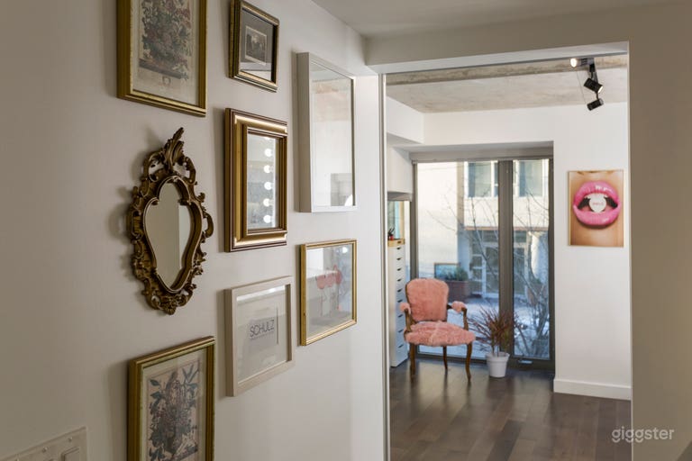  Beauty Studio With Vanity Stations 