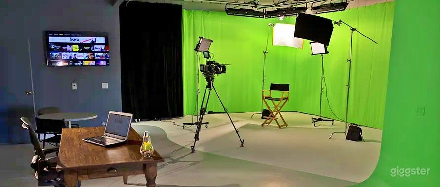 Shooting Stage with Cyclorama Wall Photo 1