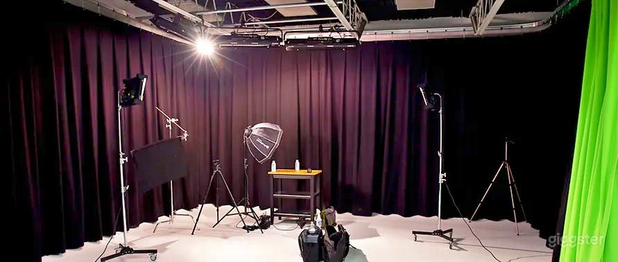 Shooting Stage with Cyclorama Wall Photo 3