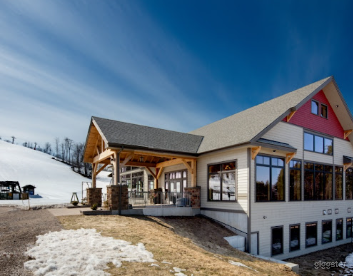 Stunning Ski club (BUYOUT) in Barrie Photo 3