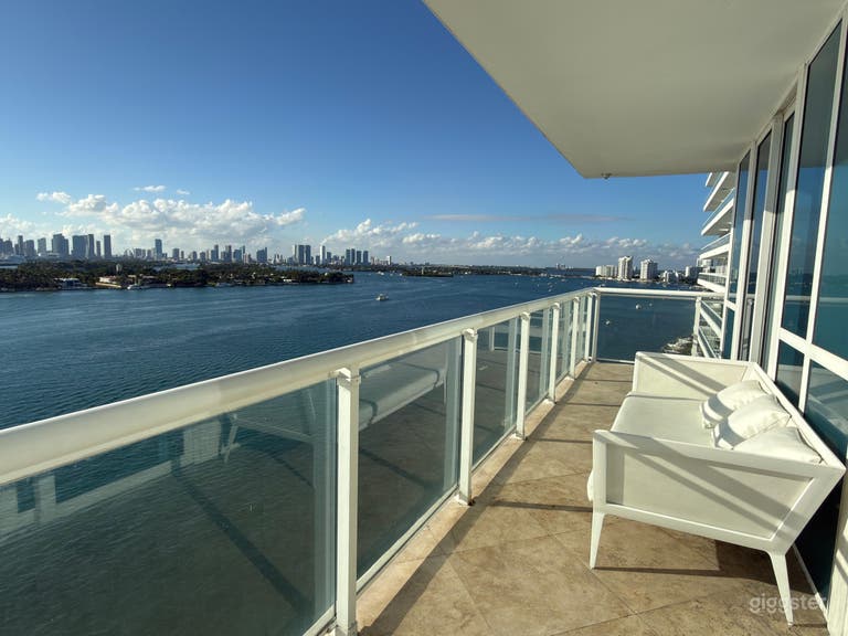  LUXURY PRODUCTION PLACE 