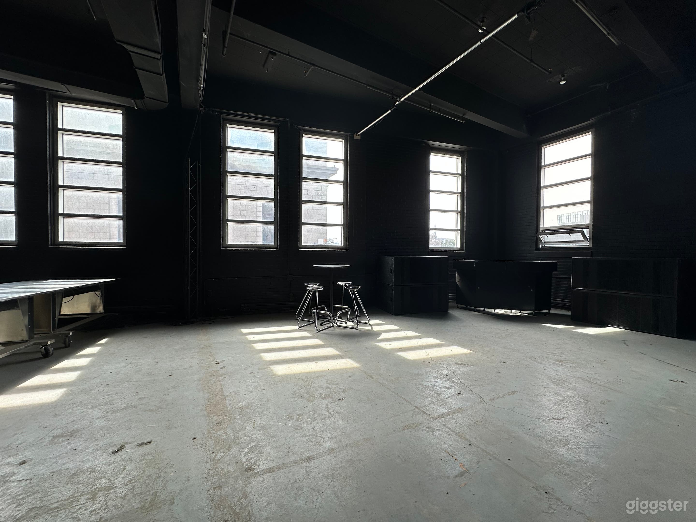 Production Studio | Downtown Montreal Photo 3