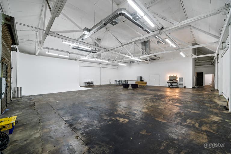  EDGY ART DECO SPACE FOR EVENTS AND PRODUCTIONS 