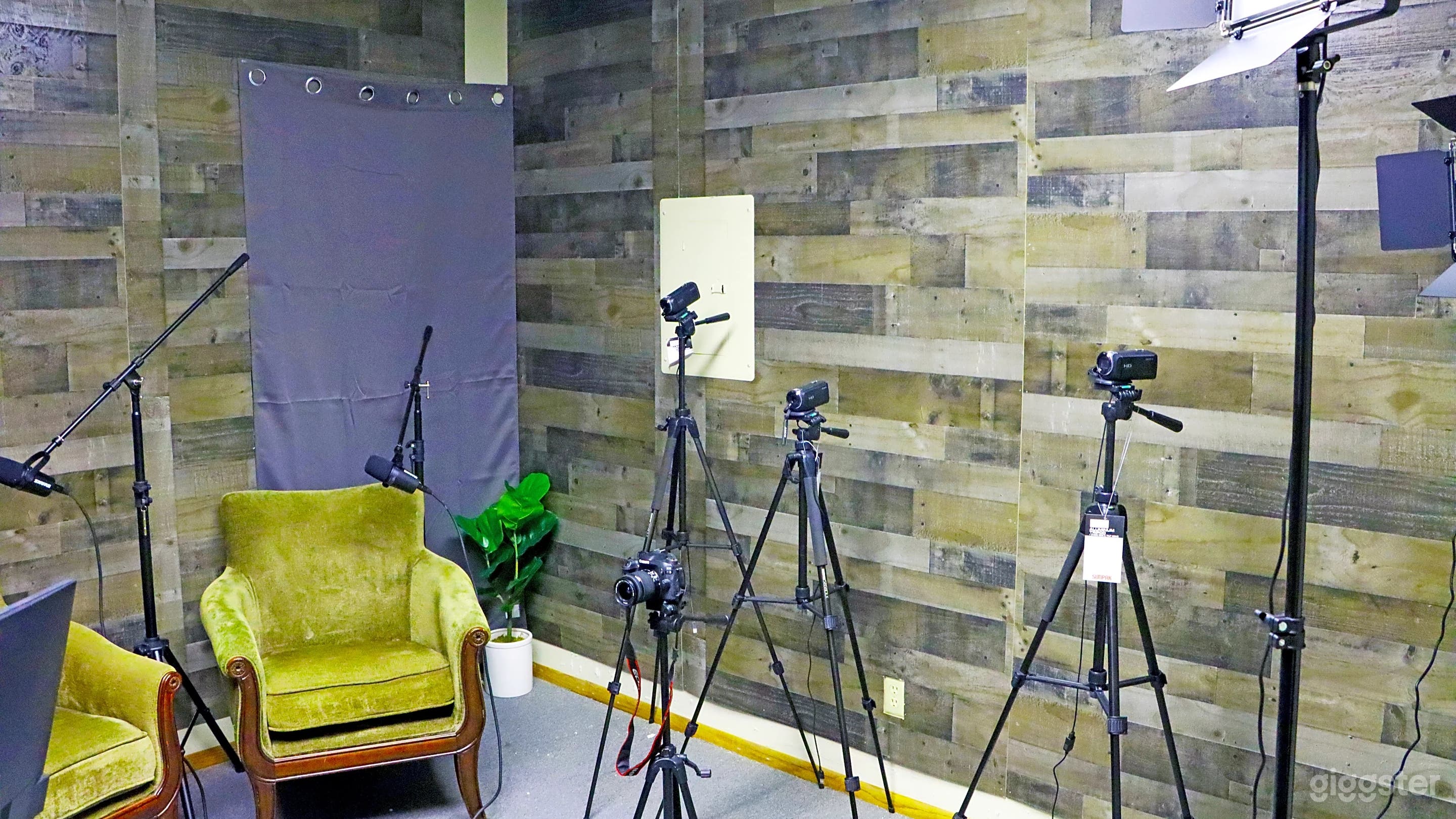 Full-Scale Podcast Production Studio Photo 4