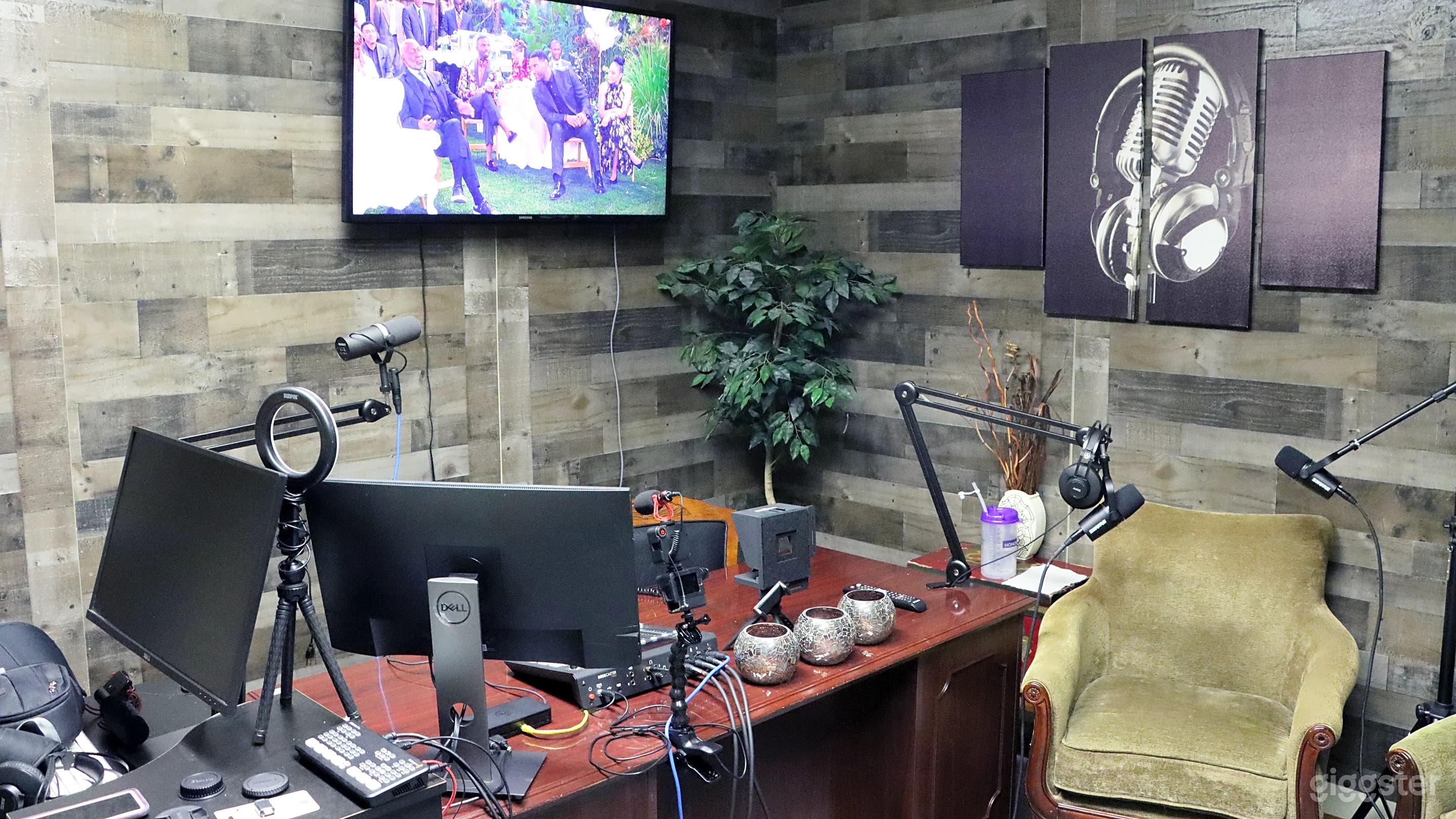 Full-Scale Podcast Production Studio Photo 3