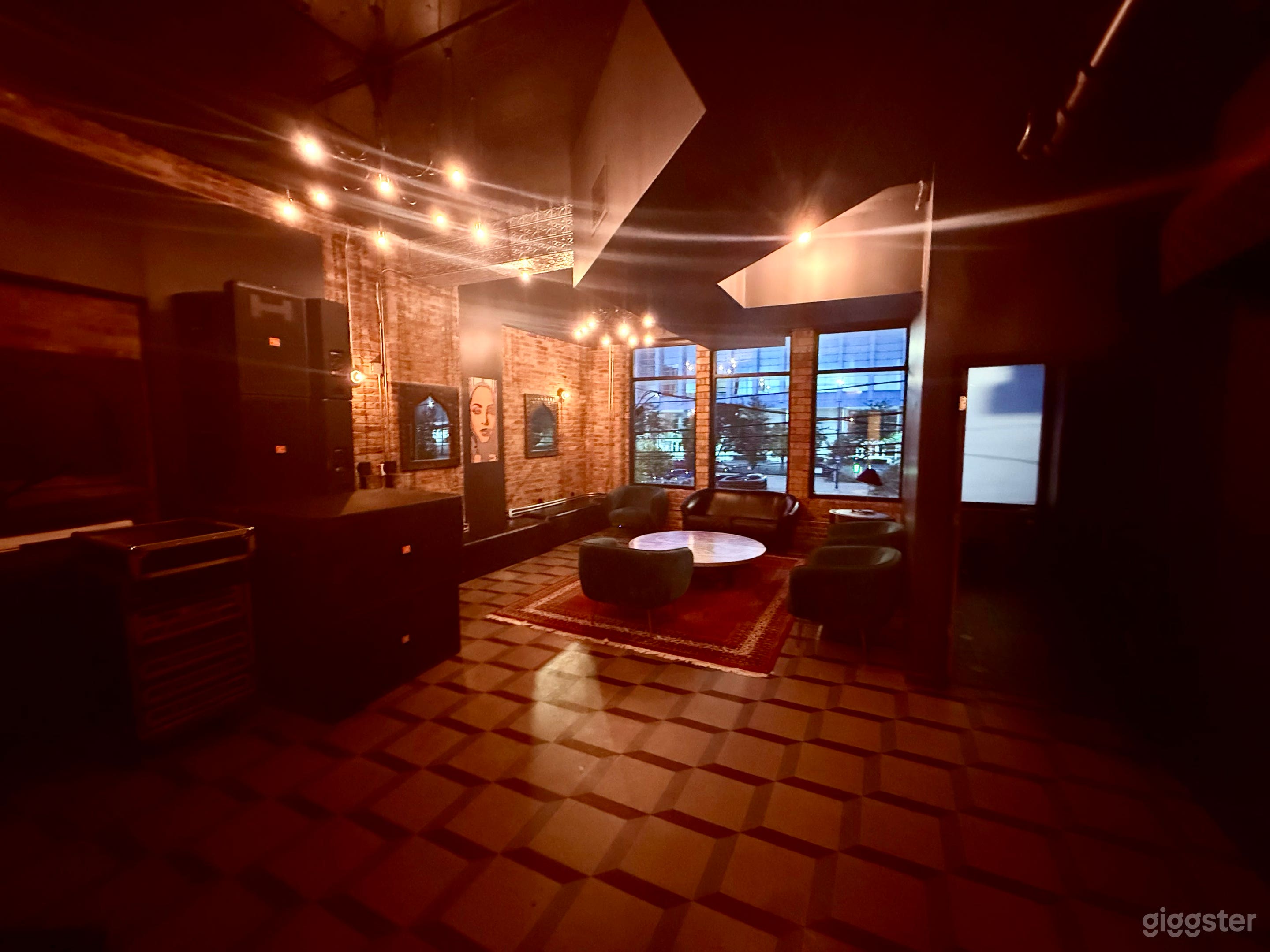 RECORDING STUDIO #303 Photo 3