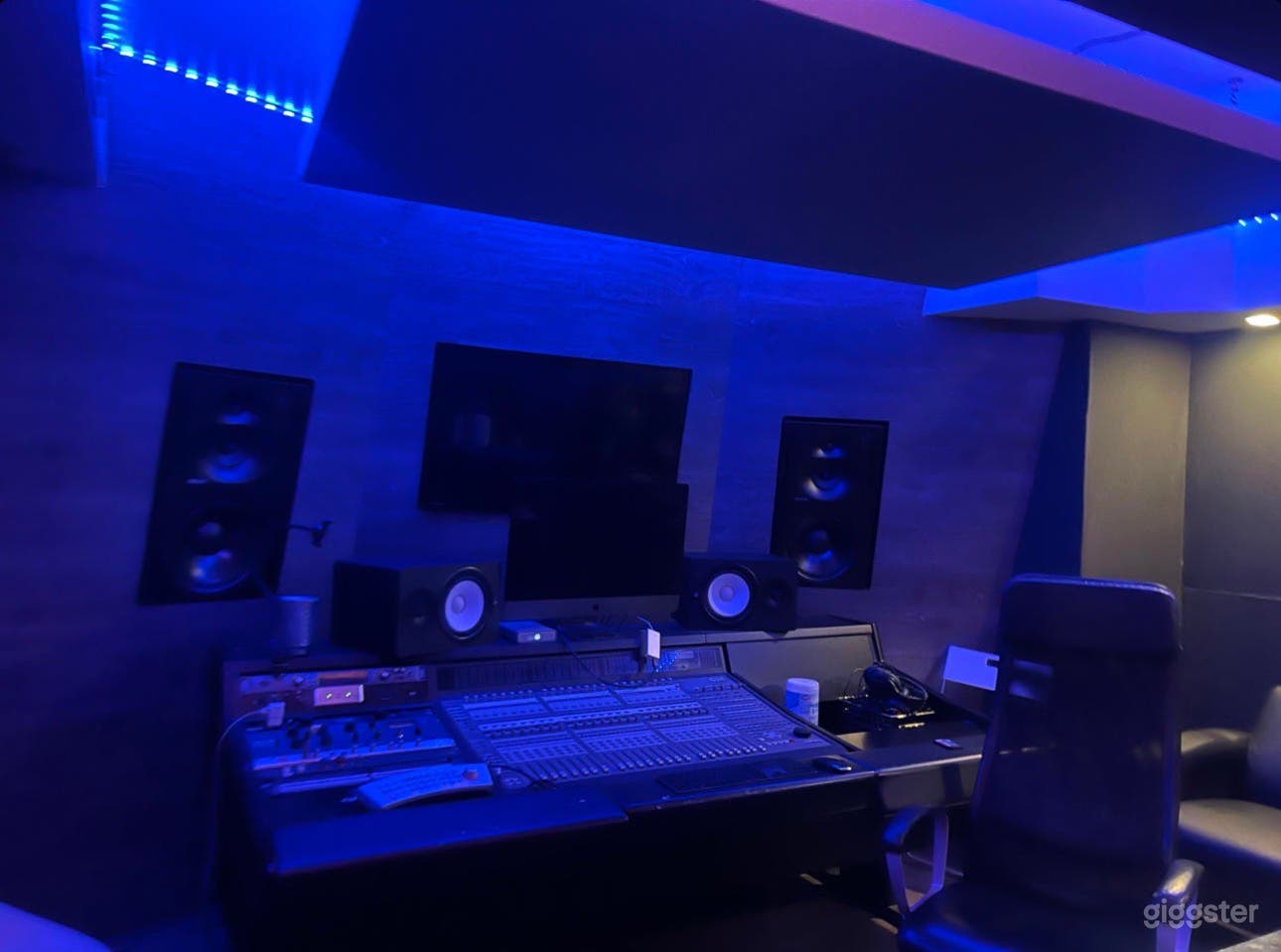 Vibrant Music Studio B and Event Space in Downtown Atlanta Photo 1