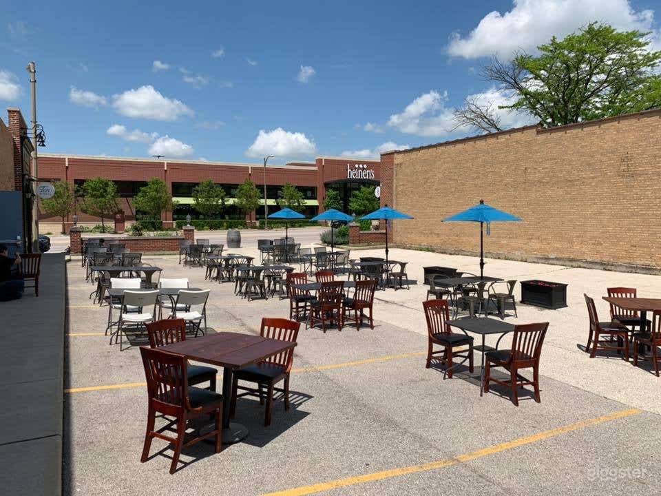 Fantastic Beer Garden in Glenview Photo 1