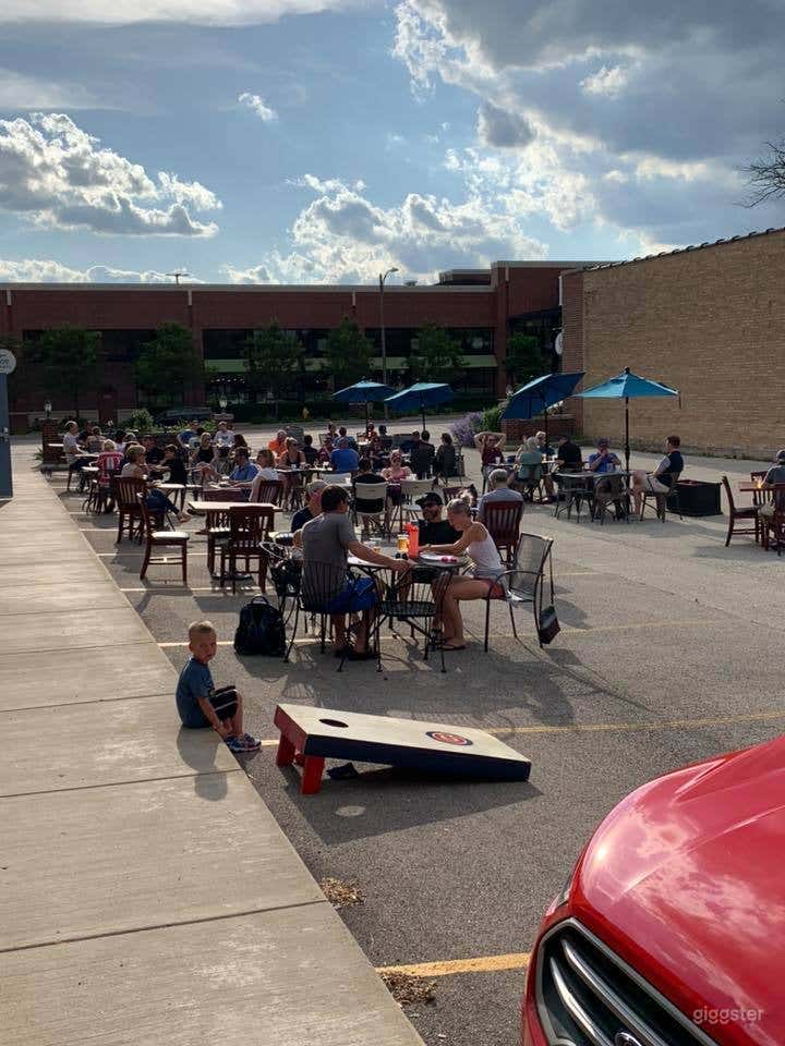Fantastic Beer Garden in Glenview Photo 4