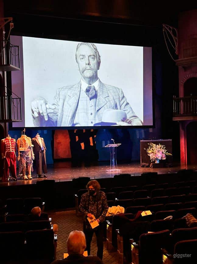 Beautiful &amp; Historic Theater Photo 4