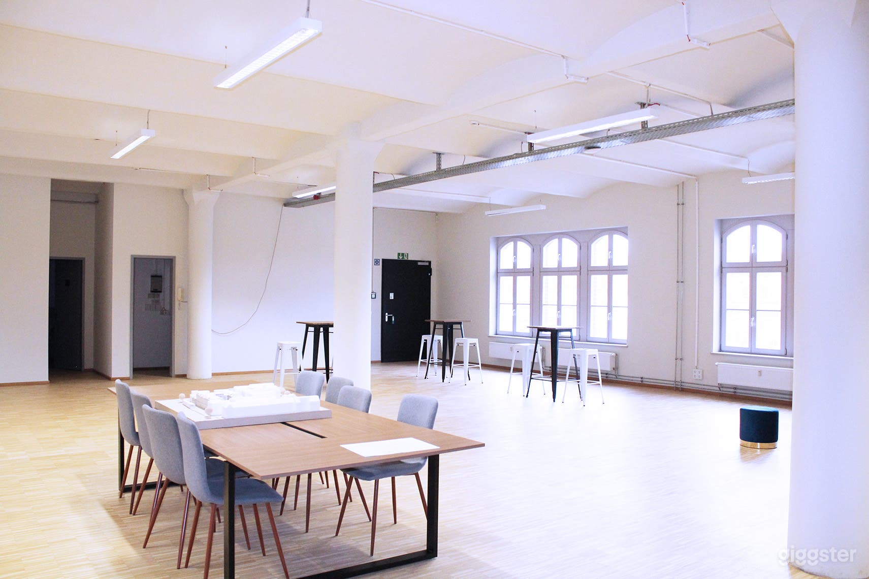 438 m² großer Raum im 3. Stock für Veranstaltungen und Filmproduktionen Foto 3