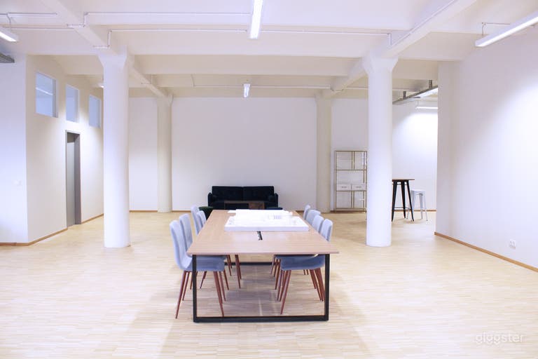  438 m² 3rd-floor space for events and film productions 