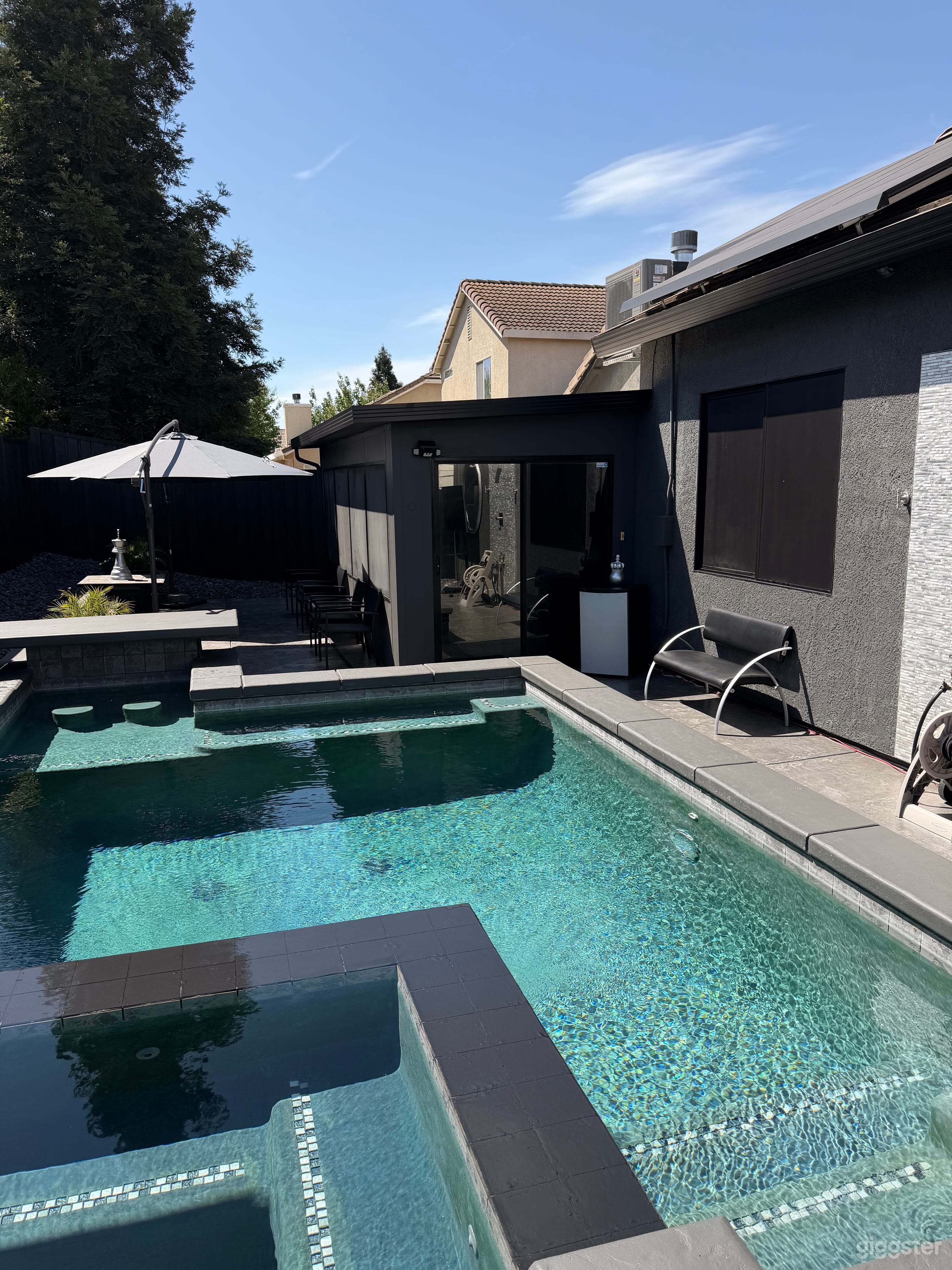 CHIC ELK GROVE OASIS WITH SPA Photo 4