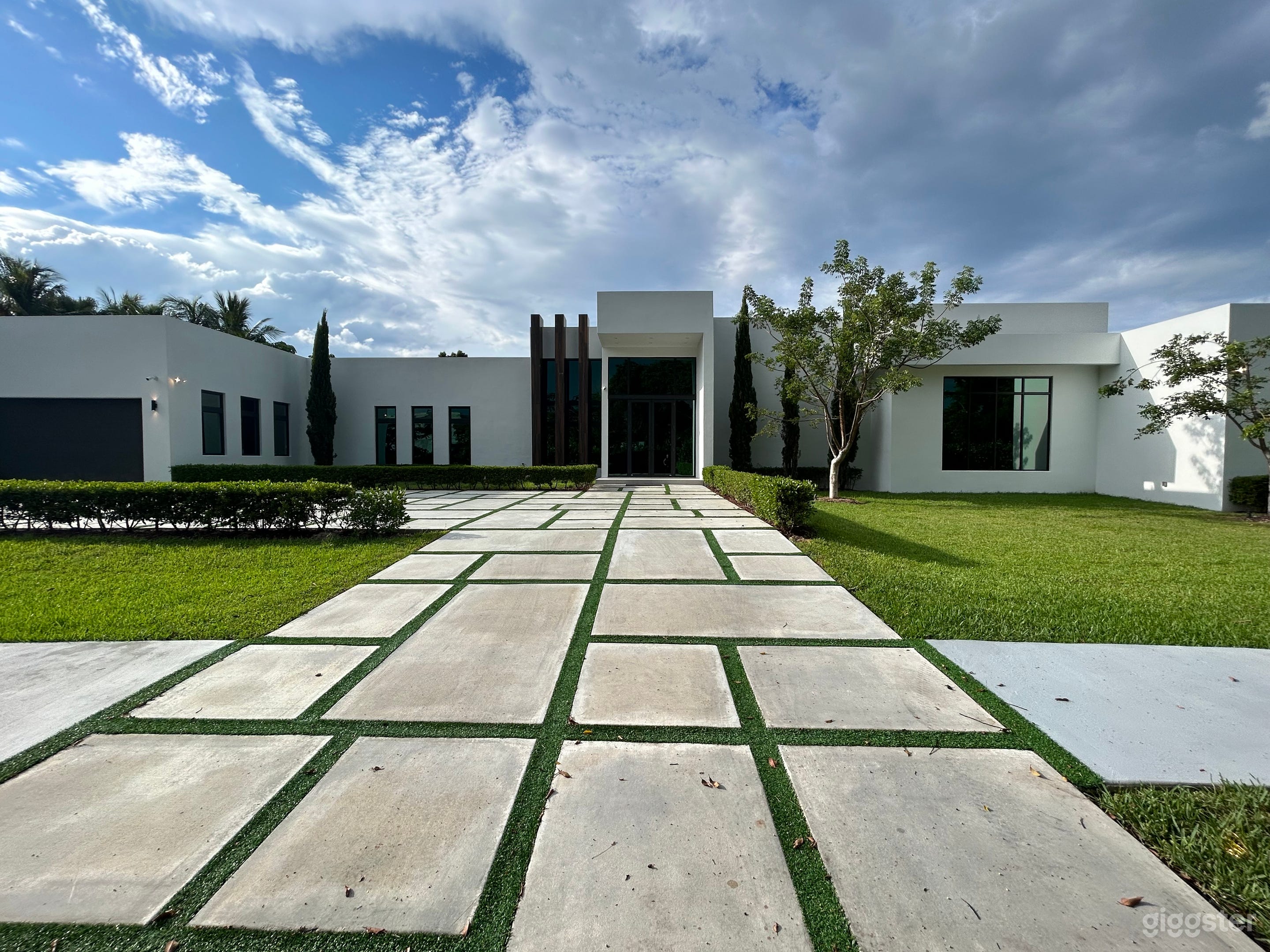 Contemporary Pinecrest Mansion Photo 1