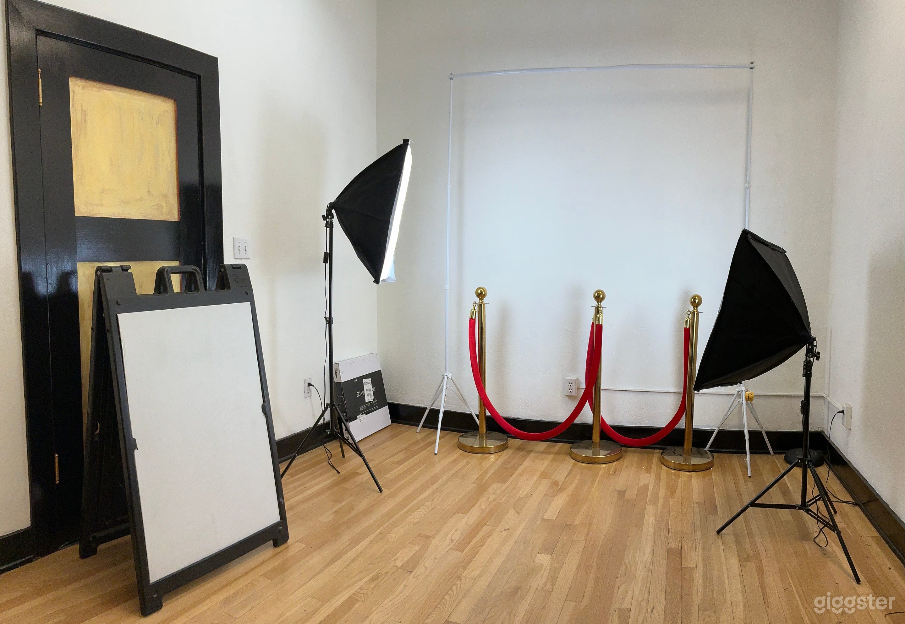 Downtown Riverside Creative Art Studio Photo 1